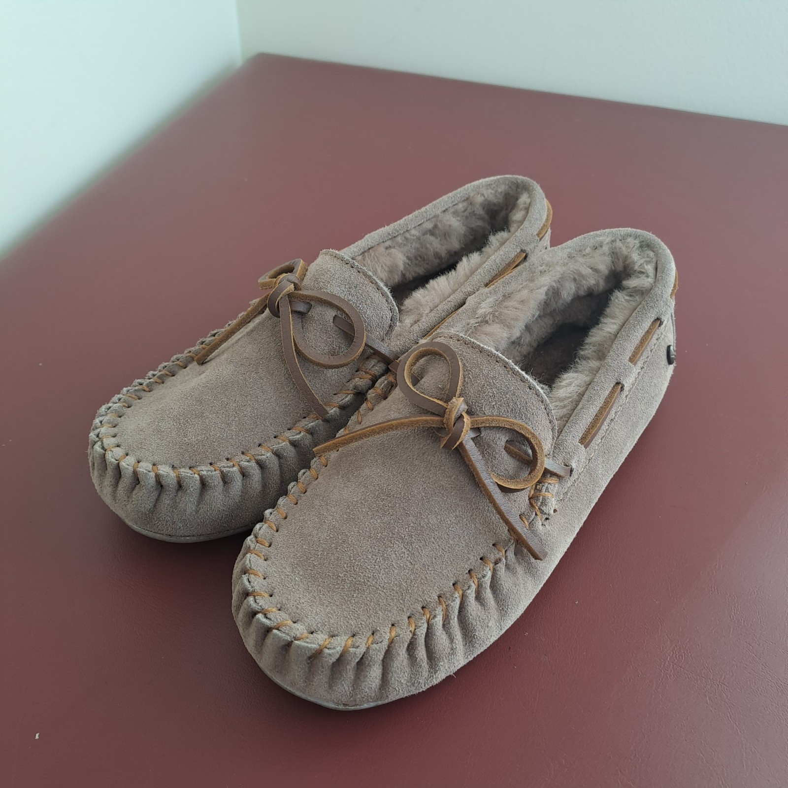 EMU Australia Amity Mocassin Slippers Women 6 Men 5 Taupe Sheepskin Cozy Unisex