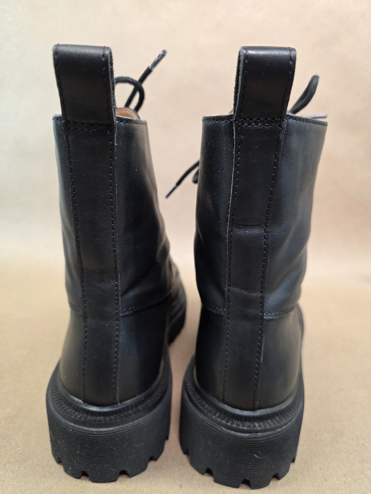 Women’s sz 8 M Madewell The Rayna NG667 Black Leather Combat Boots Lace-Up Ankle