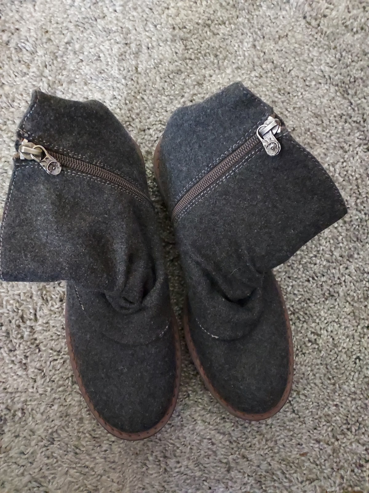 Woman’s Blowfish Malibu Buckle Flannel Ankle Boots Size 8