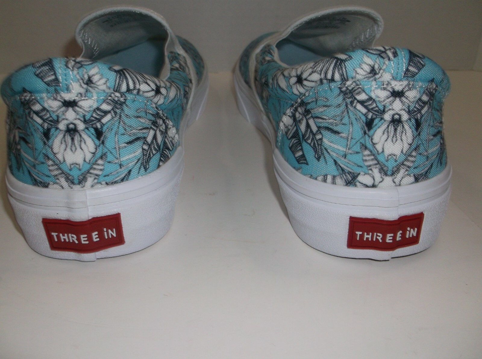 Three In Women Size 9.5 M White Fashion Sneakers Fabric / New