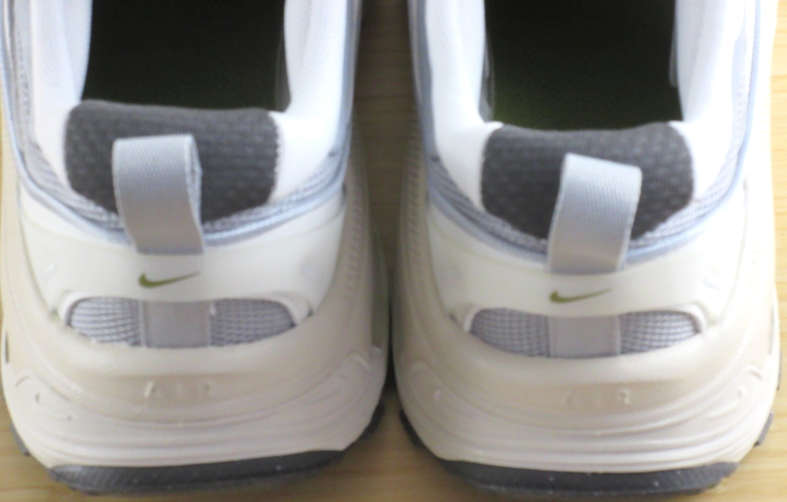 Nike Women’s Air Max Bliss NN Running Training Shoes Wolf Grey Ash Size 7.5 NIB