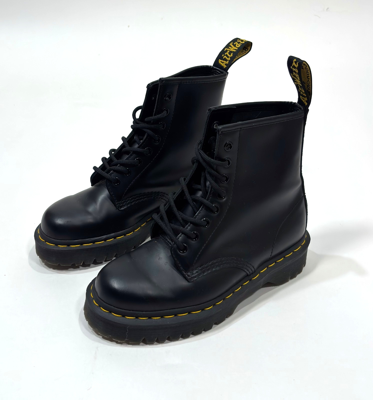 Dr. Martens 1460 Classic Smooth Leather Lace Up Boots – Mens 7 / Womens 8