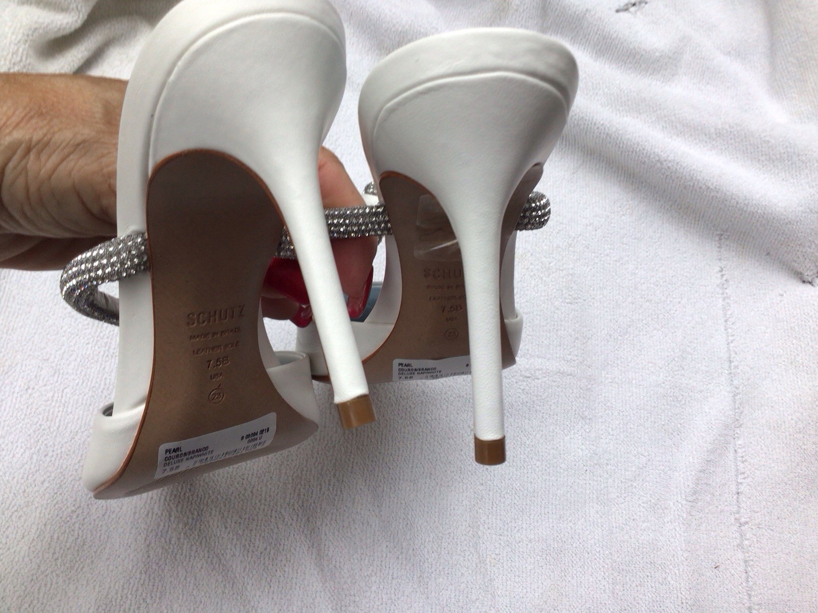 Schutz Pearl Nubuck Pump White Leather Embellished Knot Strand Size 7.5B.