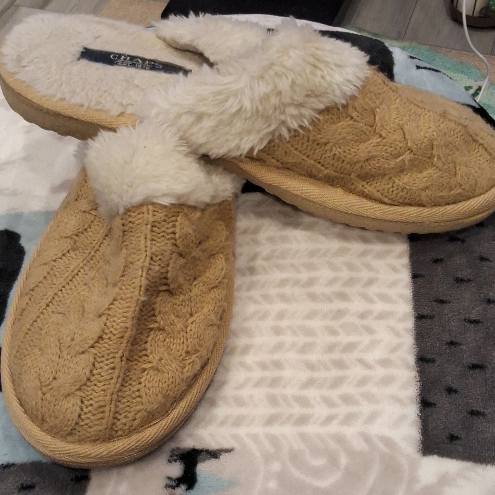 Chaps Women’s Cable Knit Mule Slippers Faux Fur Lined Beige/Ivory US 10 Rubber