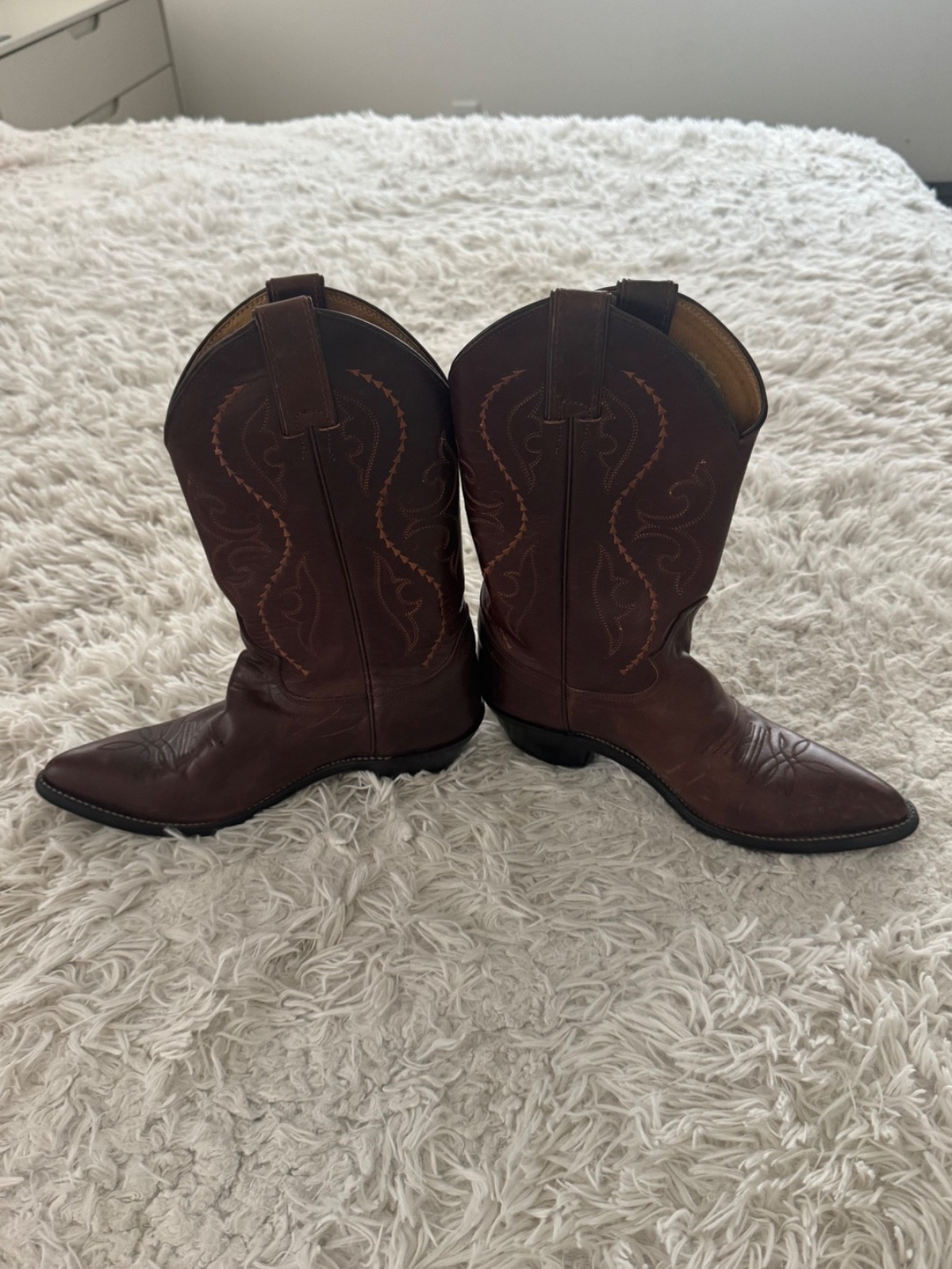 Woman’s brown leather cowboy boots size 7