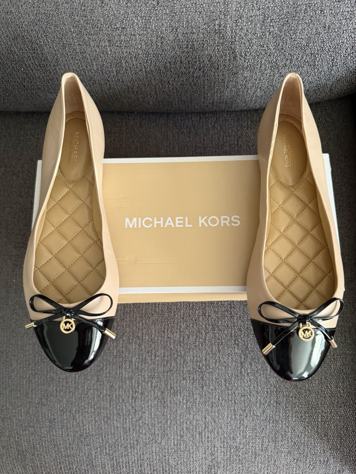 Michael Kors Melody Women’s Toe Cap Flats Size 9 In Light Blush and Black NIB