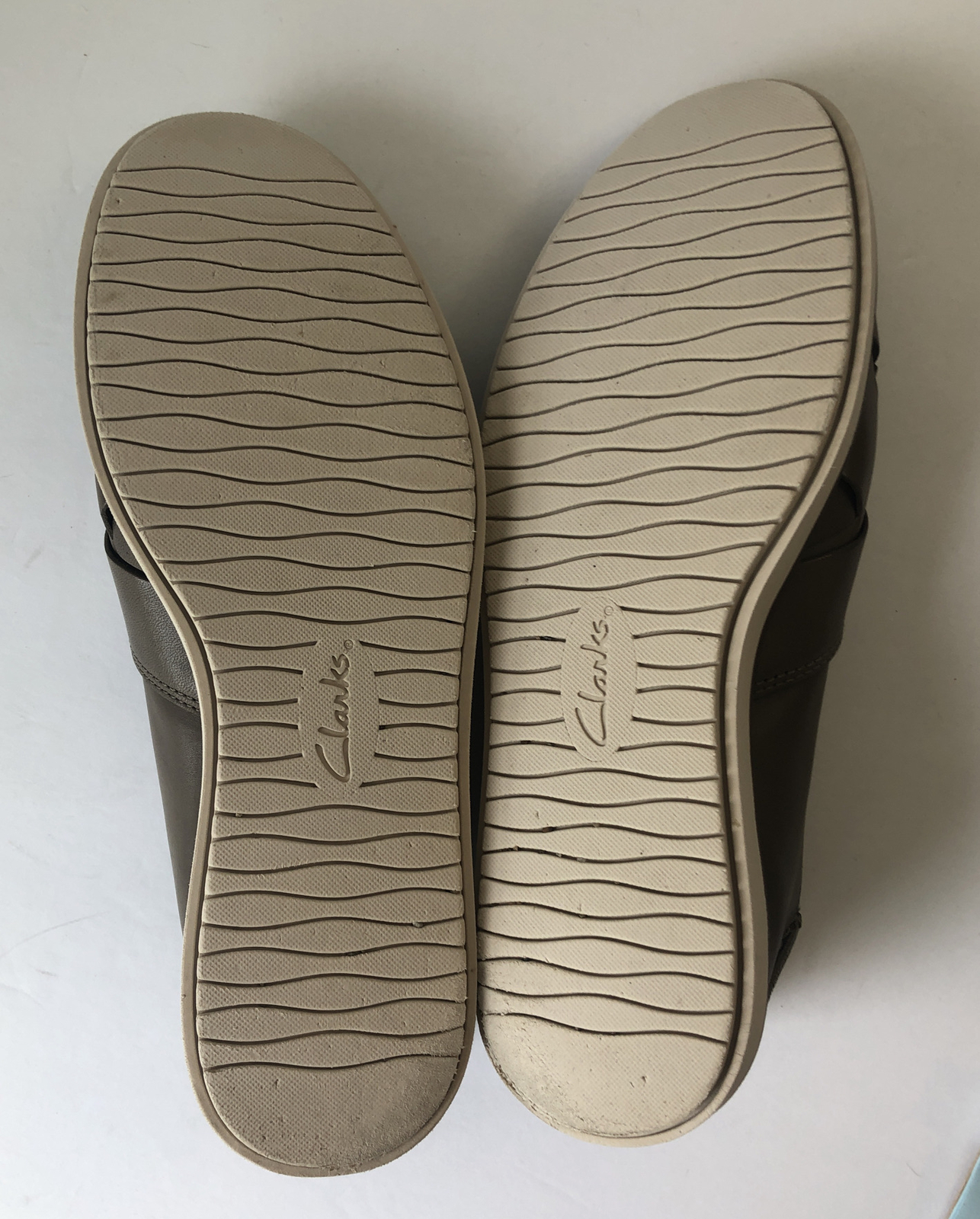 Clarks Artisan Glick Harvest Flats Shoes Women’s size 7 Brownish Gray