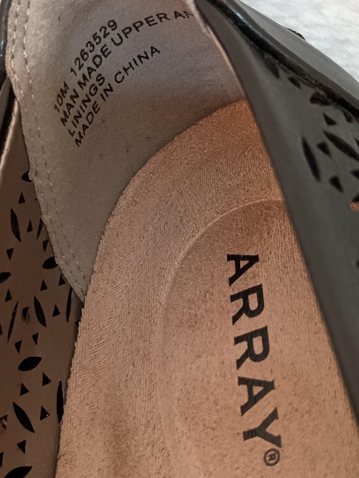 Array Jordan Slip On Flat 10M Black Pierced Cut-Out Design Cushioned Insole