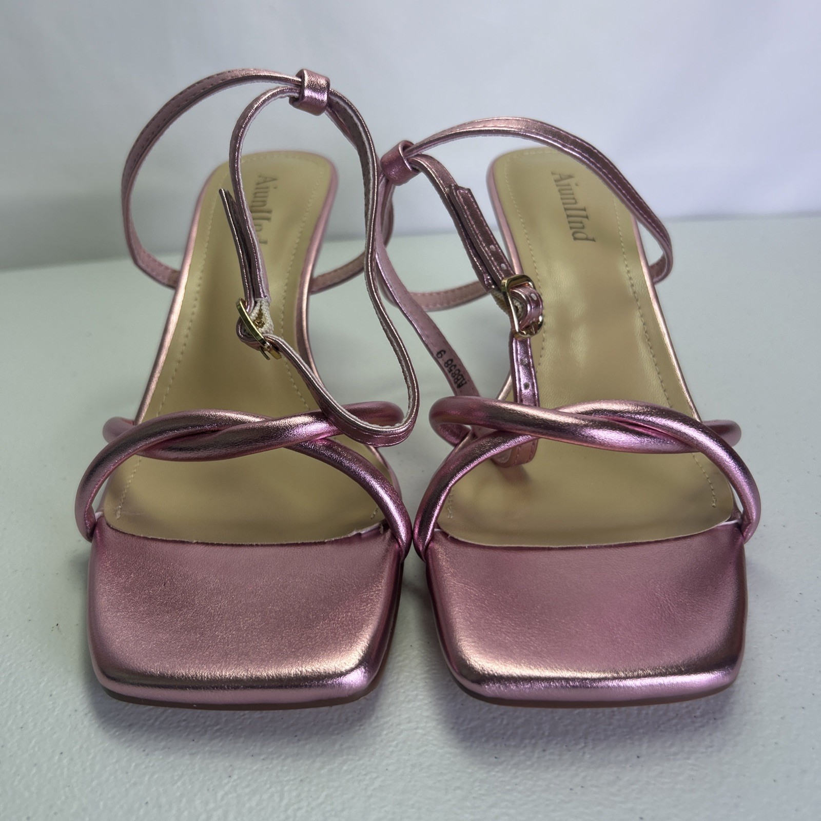 AiunIInd Pink Metallic Strappy Heels Square Toe Dress Sandals NIB Size 9