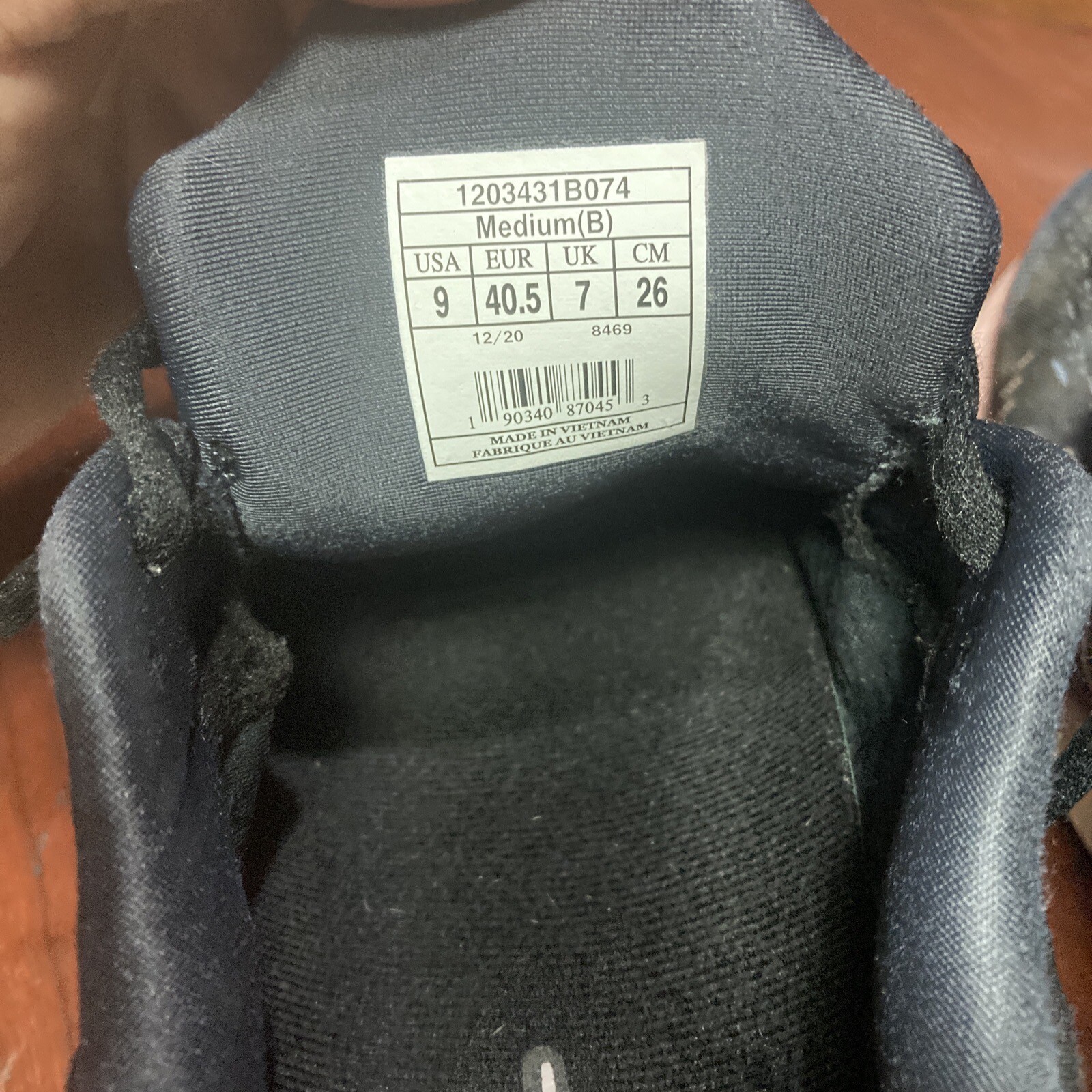 Women’s Running Shoes Size 9 – Brooks Glycerin GTS 19 Black/Metallic/Ombre