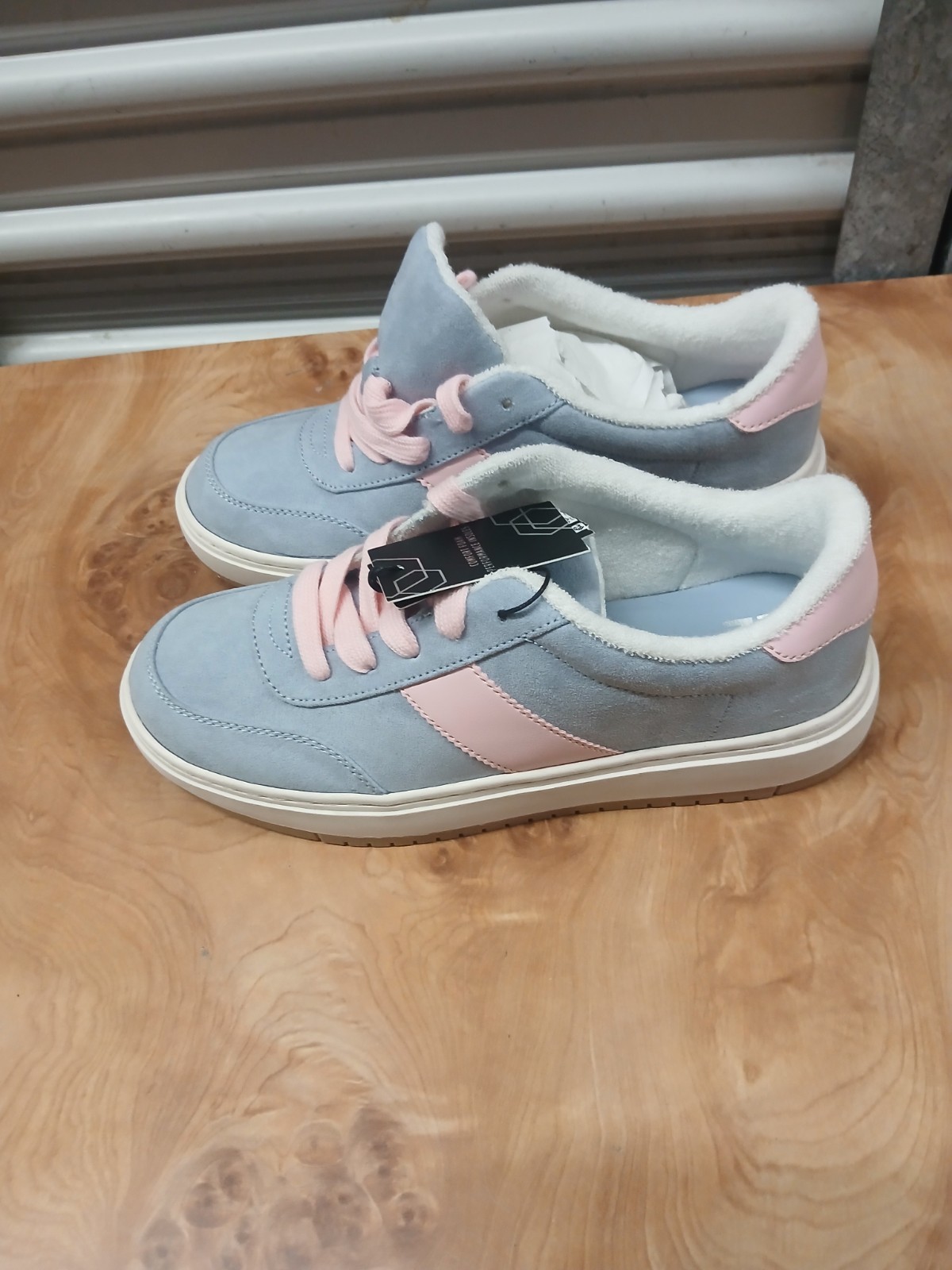 Madden NYC Soccer Sneakers Women’s Size 6 NWT Blue