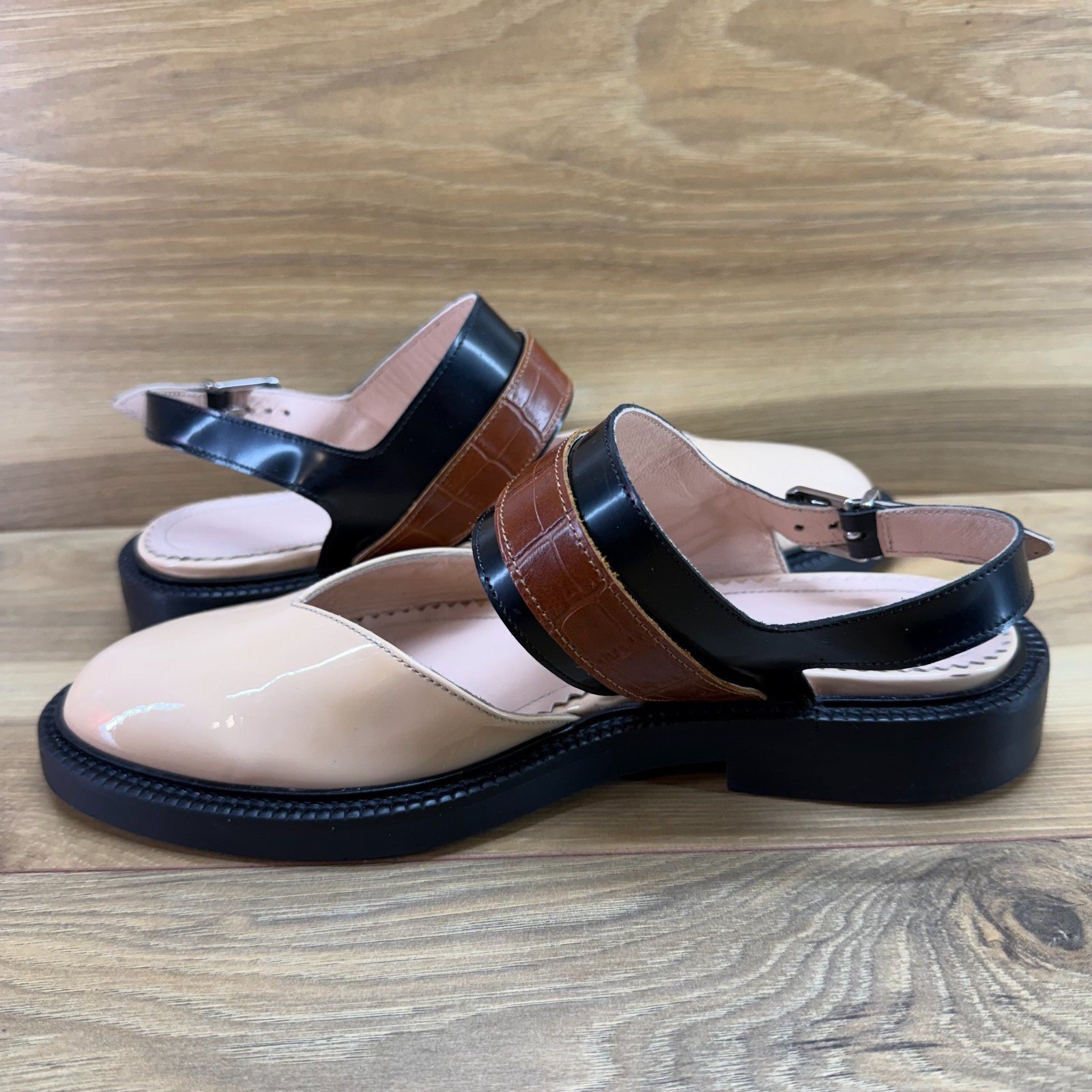 INCH2 Slingback Flats Womens 8 8.5 EU 39 Nude Patent Leather Croc Buckles Modern