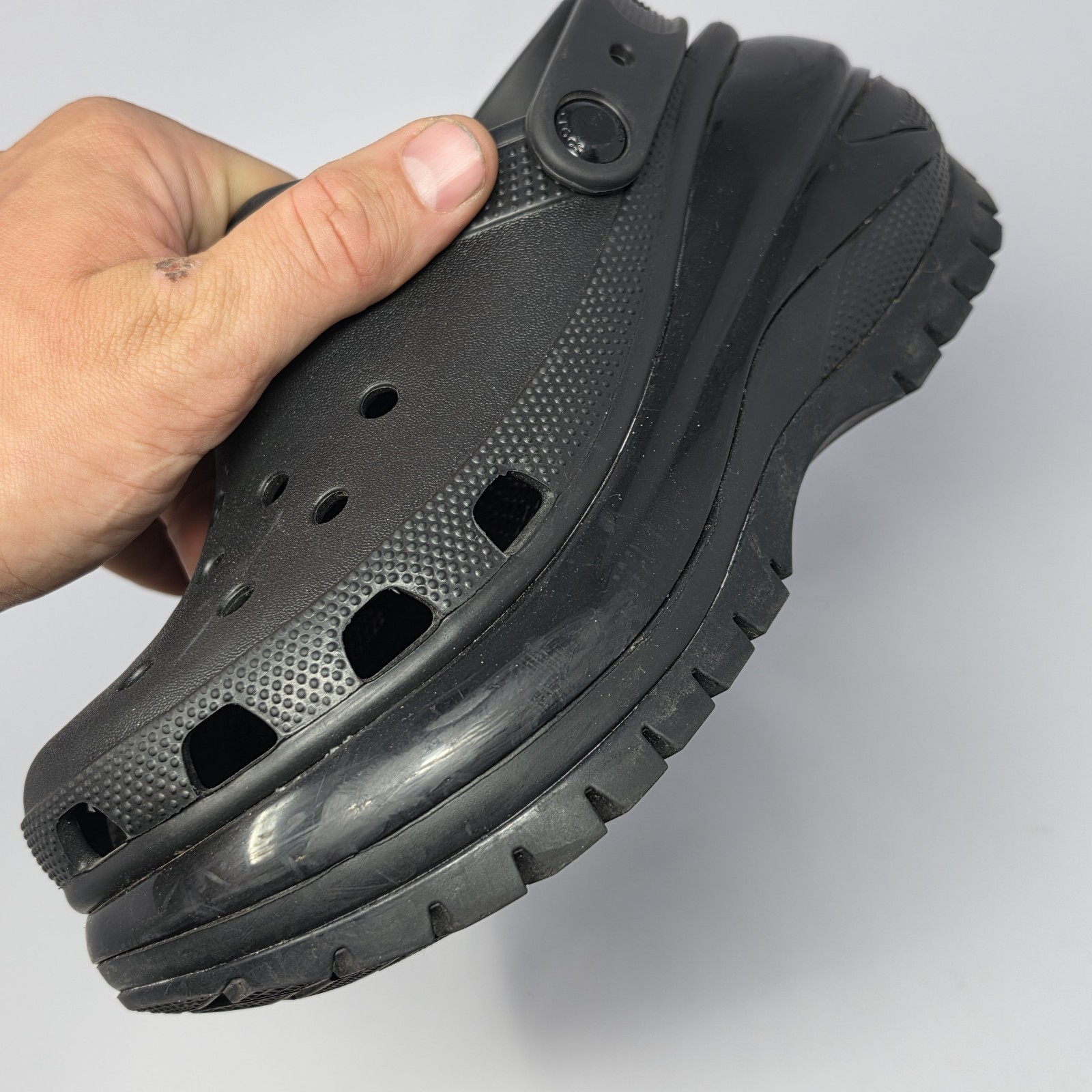 Crocs Mega Crush Clogs Womens 7 Black Classic Slip On Chunky Platform Sandals