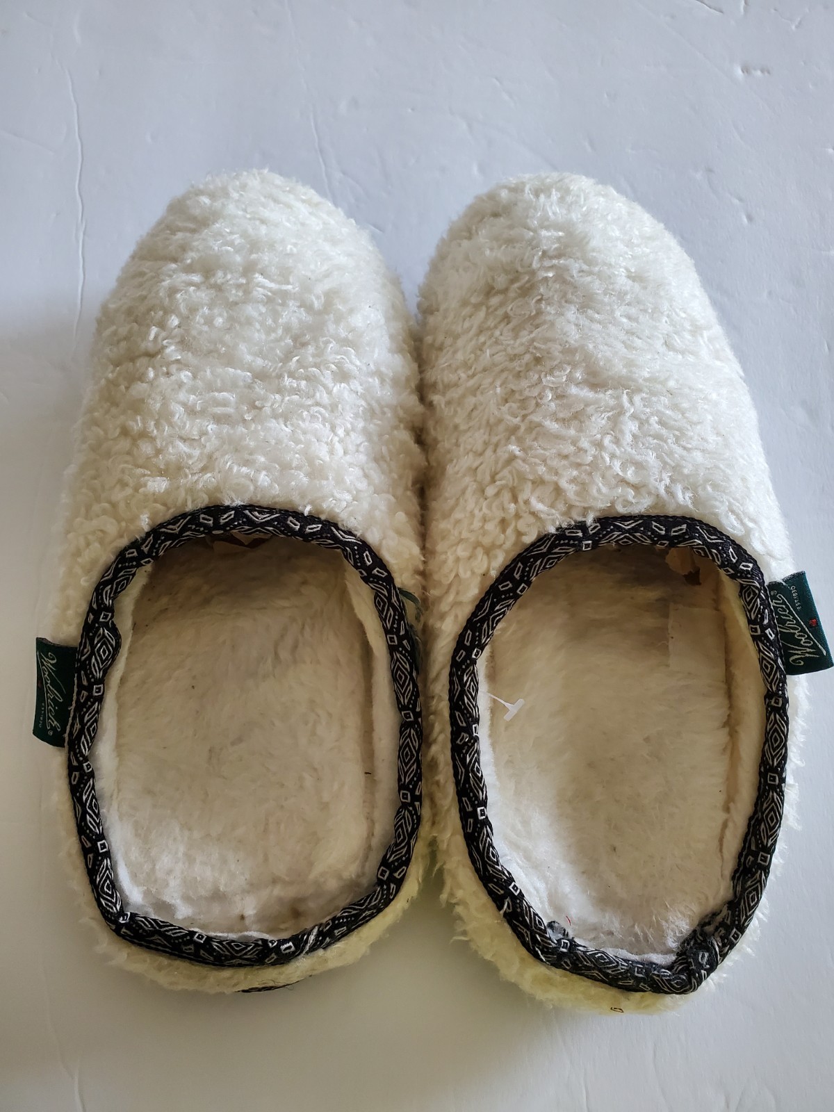🐑WOOLRICH🐑 Women’s White & Black Fleece Winter Bath Slippers Sz 10