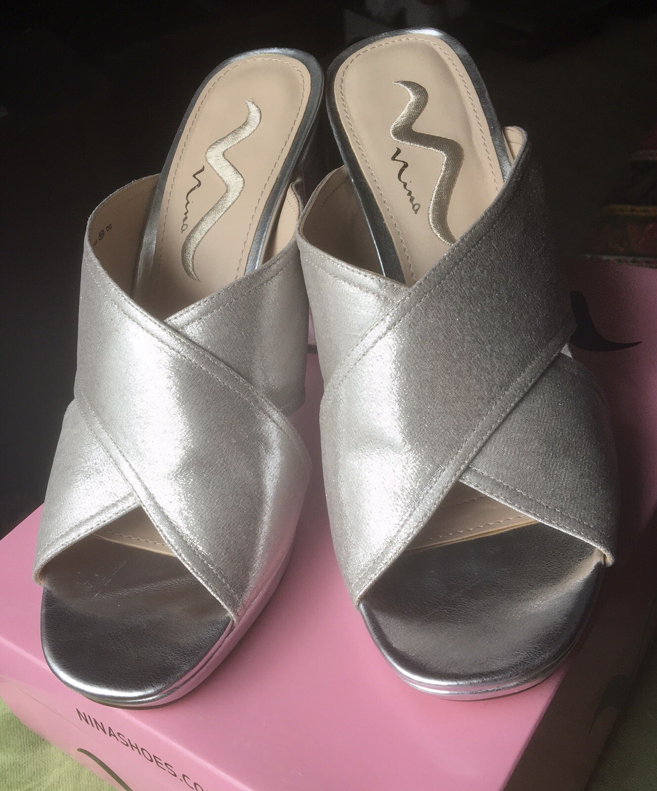NINA Adoncia High 4″ Block Heel Silver Metallic Mule X Strap Sandal 🌟 10 🌟 NIB