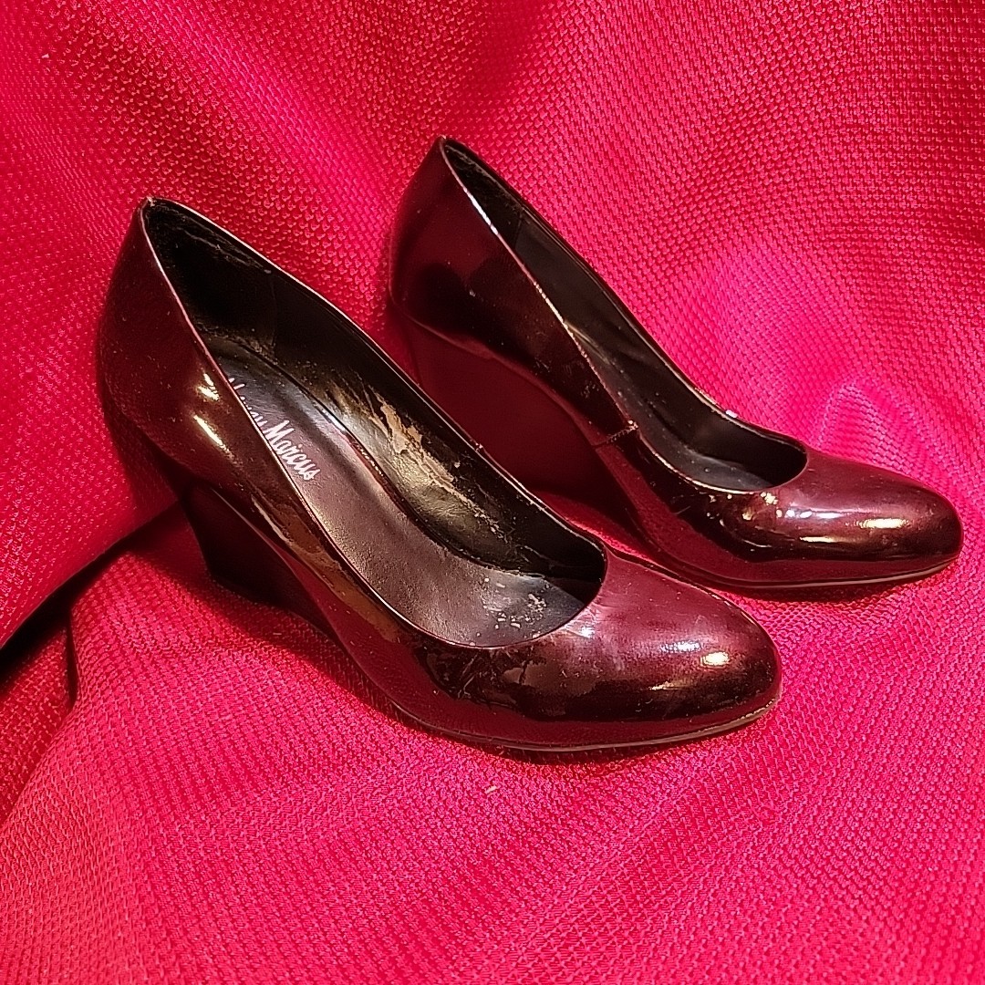 NEIMAN MARCUS Patent WINE / BURGUNDY Wedge Heel SHOES Size 6.5 leather 37 (?) eu