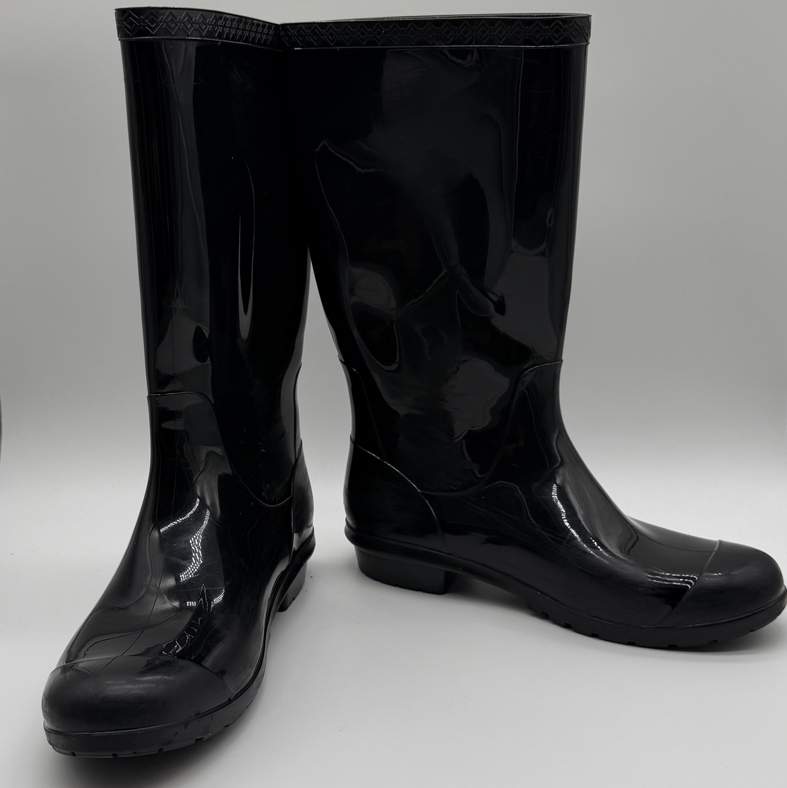 UGG Women’s Shaye Rubber Rain Boots Sheepskin Insole Shiny Black Gloss Size 9