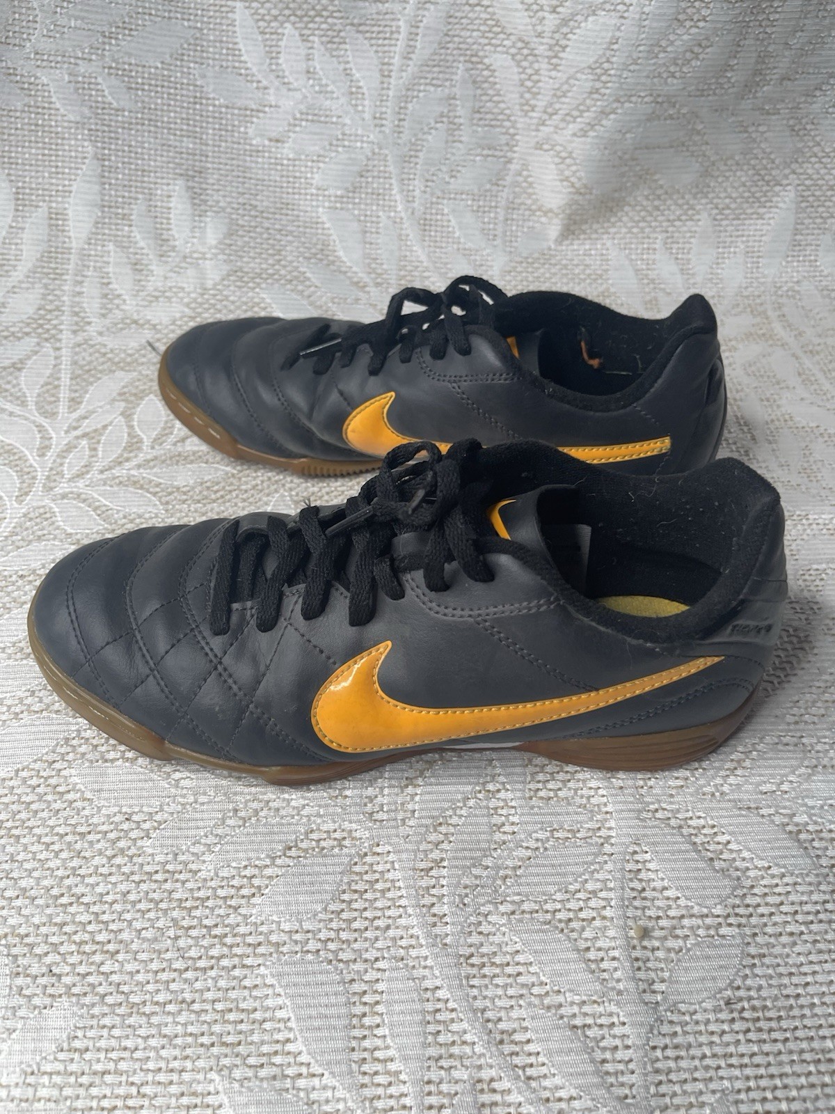 Nike kids Tiempo Size 5.5 Youth Shoes Indoor Soccer Sneaker Black Orange
