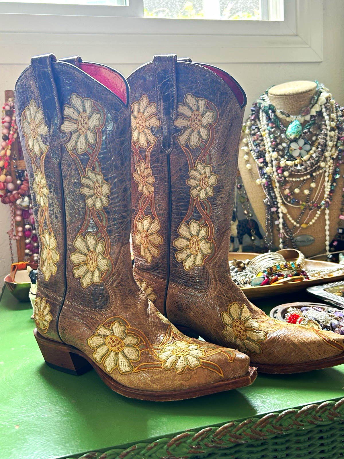 Macie Bean Women’s Western Knee High Leather Boots Floral Embroidered 7