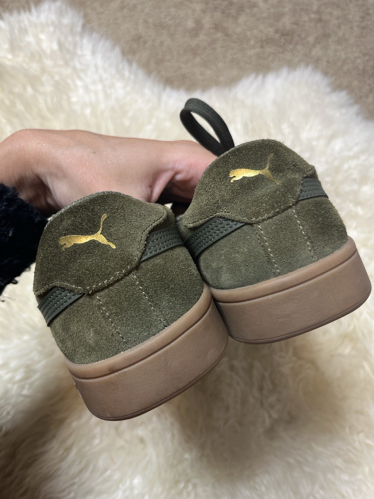 Puma Smash v2 Sneakers – Suede Forest Green with Gum Sole Women’s 7.5 Blokecore