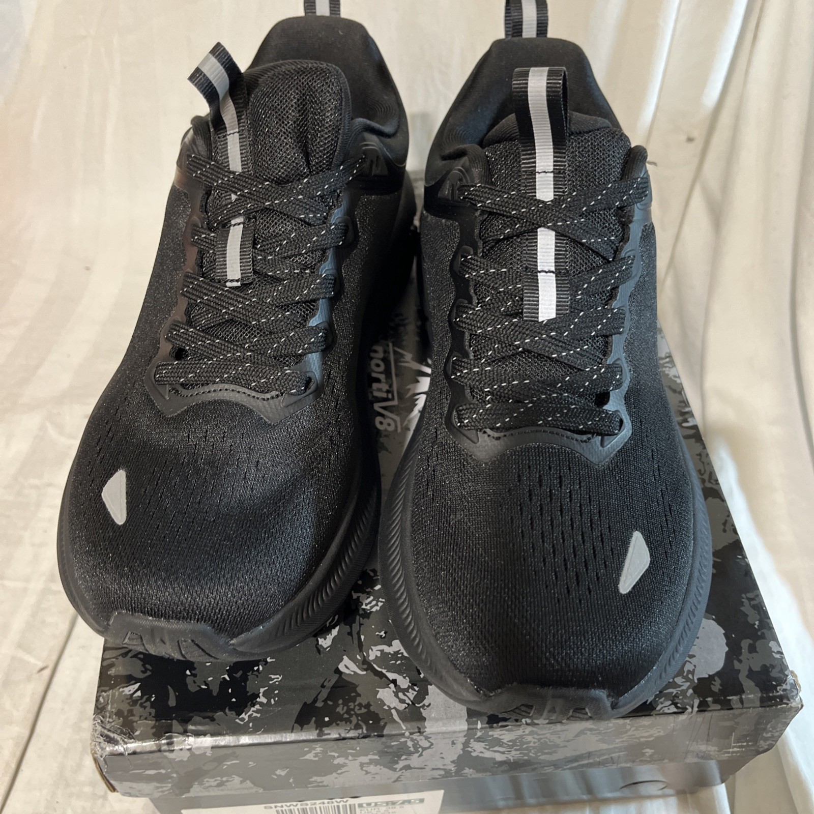 NEW IN BOX WOMENS ALL BLACK NORTI V8 SNEAKERS SIZE 7.5