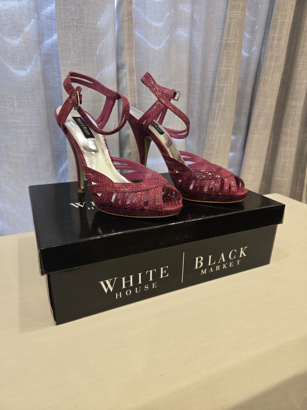 Sz 7 White House Black Market Fuschia Leather Snakeskin Design Stiletto 4.5 Heel
