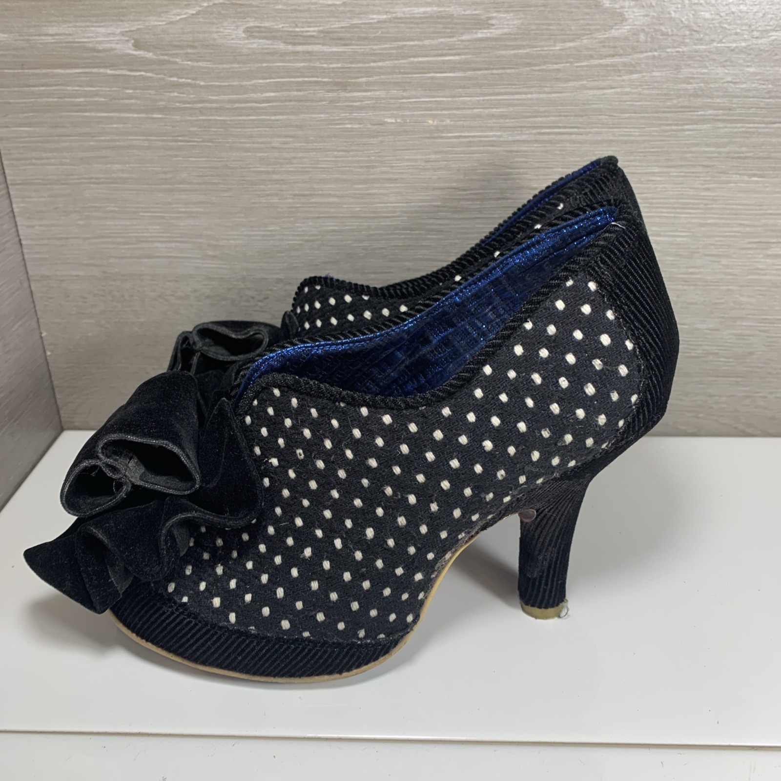 Irregular Choice ICONIC Polka Dot SZ 39 US 8 Booties Black Bow