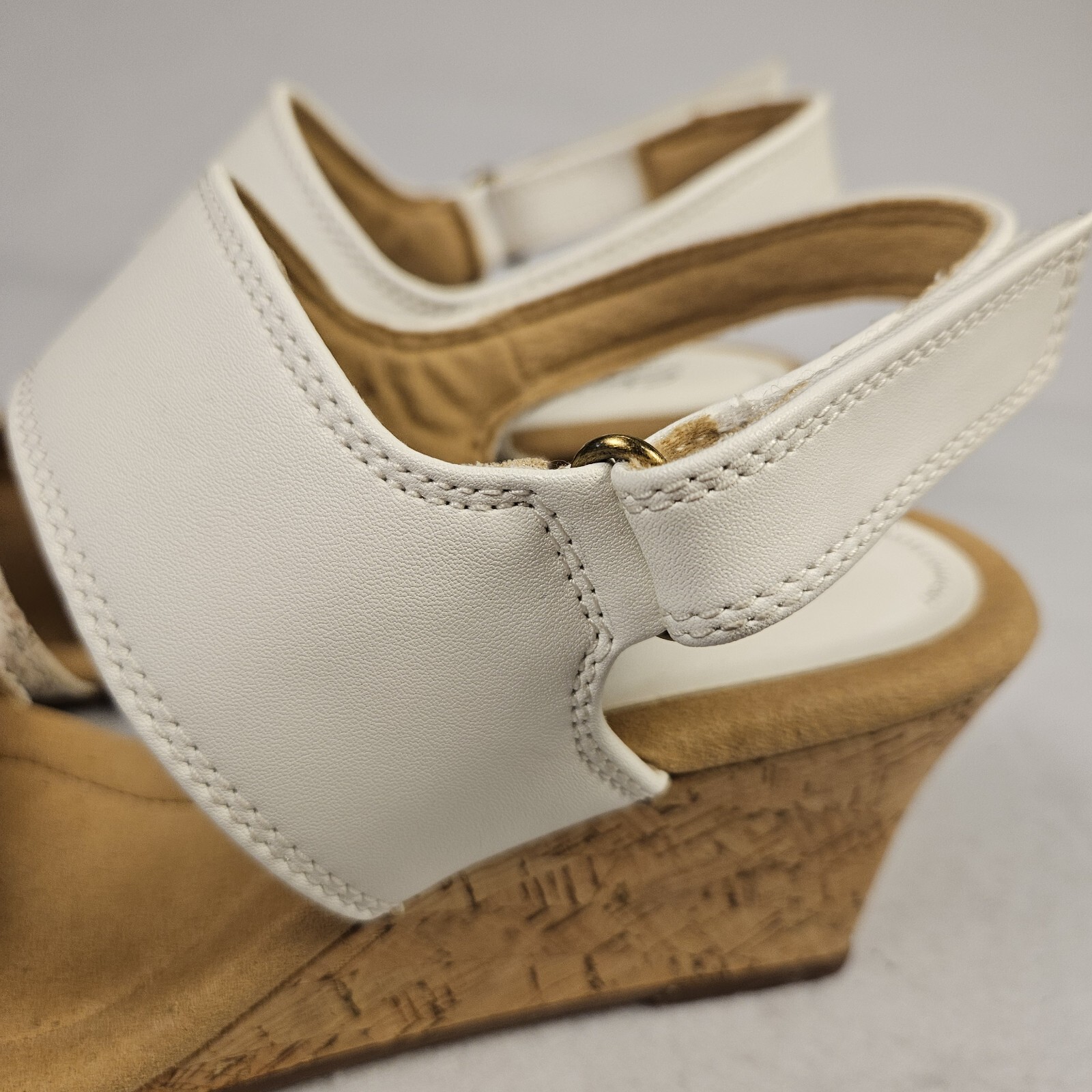 Clarks Leather Sandals Womens 9.5 Kyarra Faye Cork Wedge Heel White Floral NEW