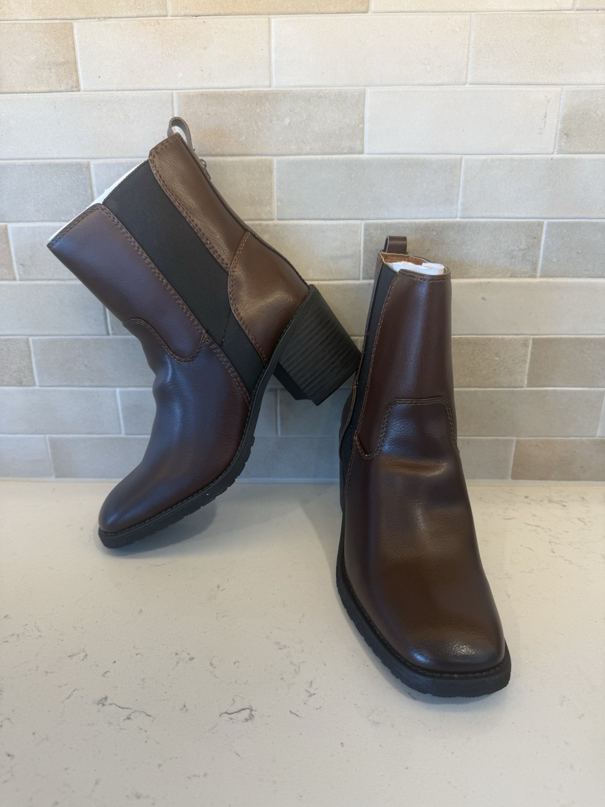 NEW- Zodiac Claret Bootie Womens 9M Coffee Brown Faux Leather Heeled Boots
