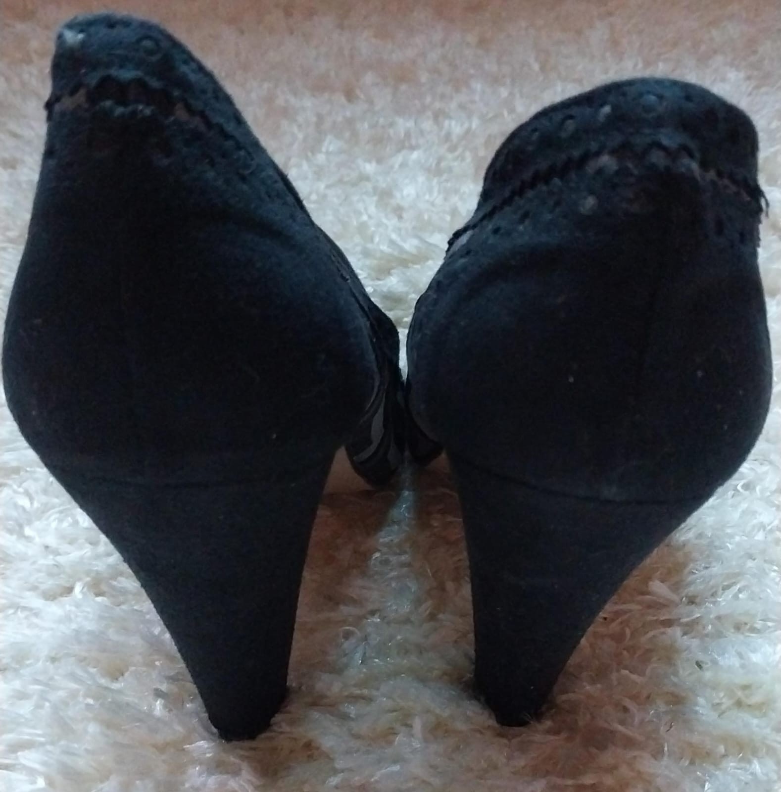 Beyond Skin Luxury Vegan Suede Chevron Pump Heels – Size 38 (Made in Spain)