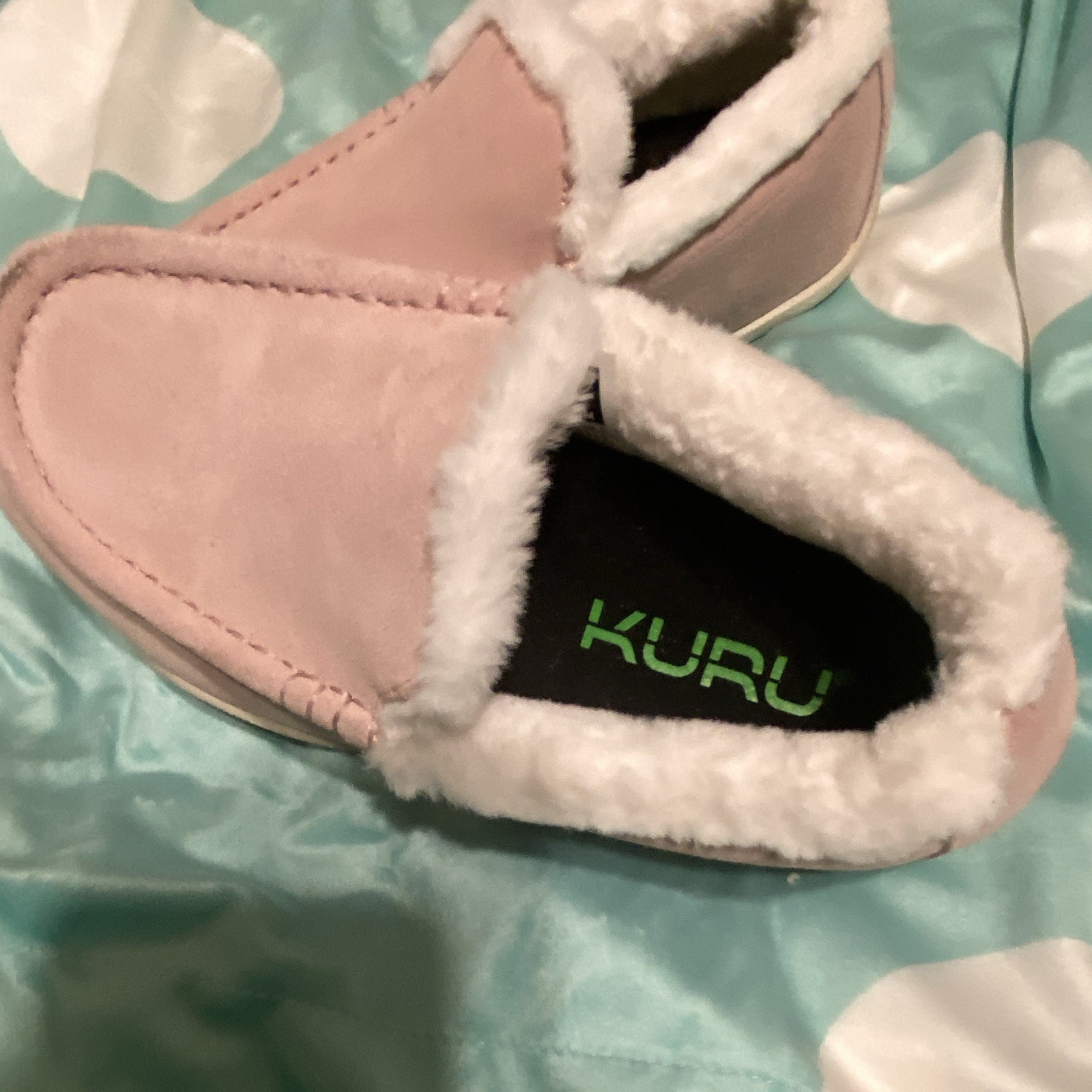 Kuru Loft Womens Size 7 Pink White Casual Moccasin Slip On Suede Slippers Shoes