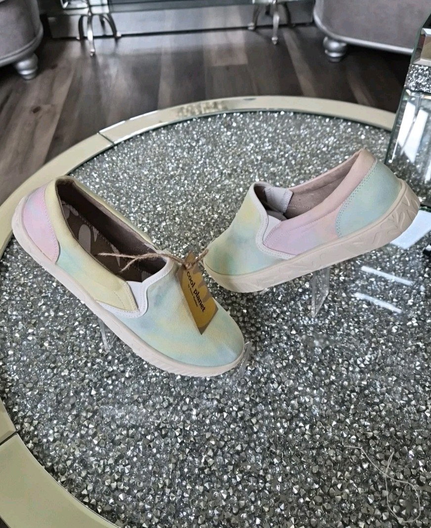 NIB STEVE MADDEN COOL PLANET MAISYY WOMEN’S SIZE 8.5