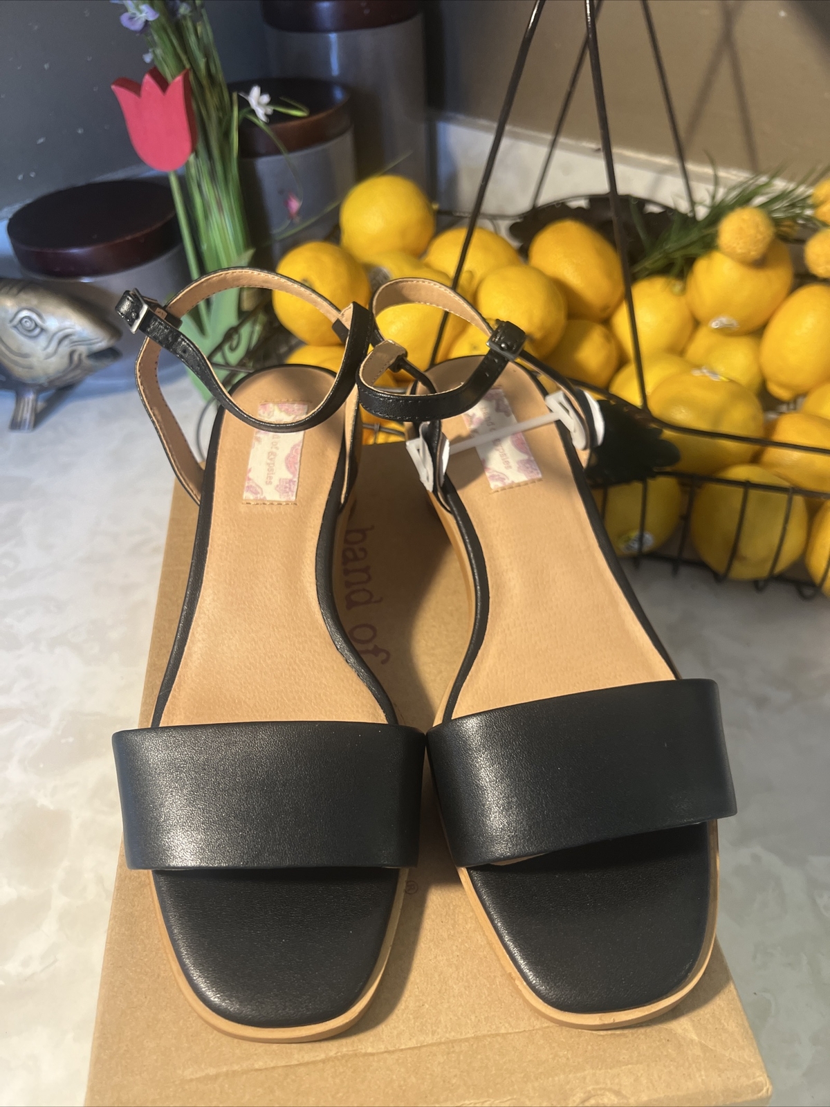 NIB Band of Gypsies Size 9 BLACK TOPANGA Sandals with Round wooden Heels