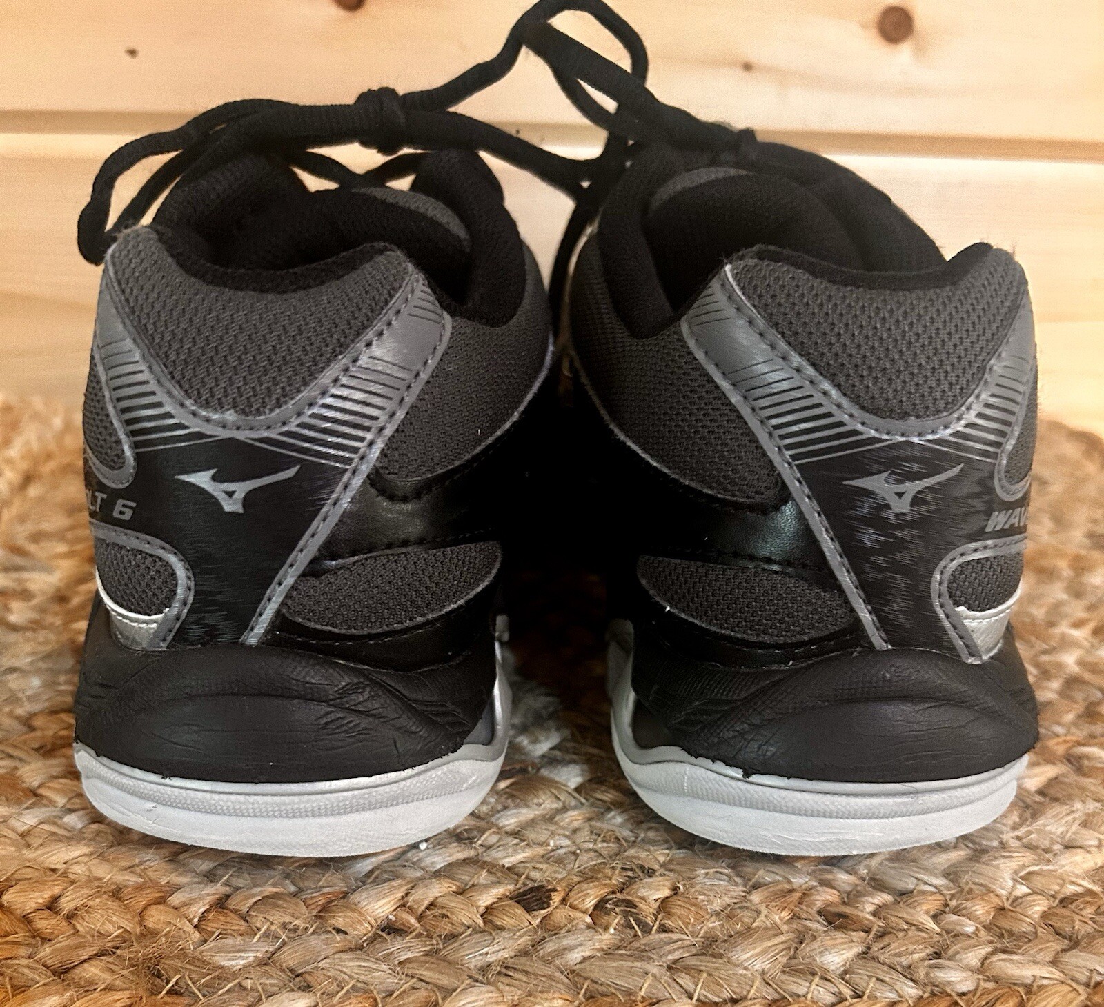 Mizuno Womens Wave Bolt 6 430224 9073 Black Running Shoes Sneakers Size 9