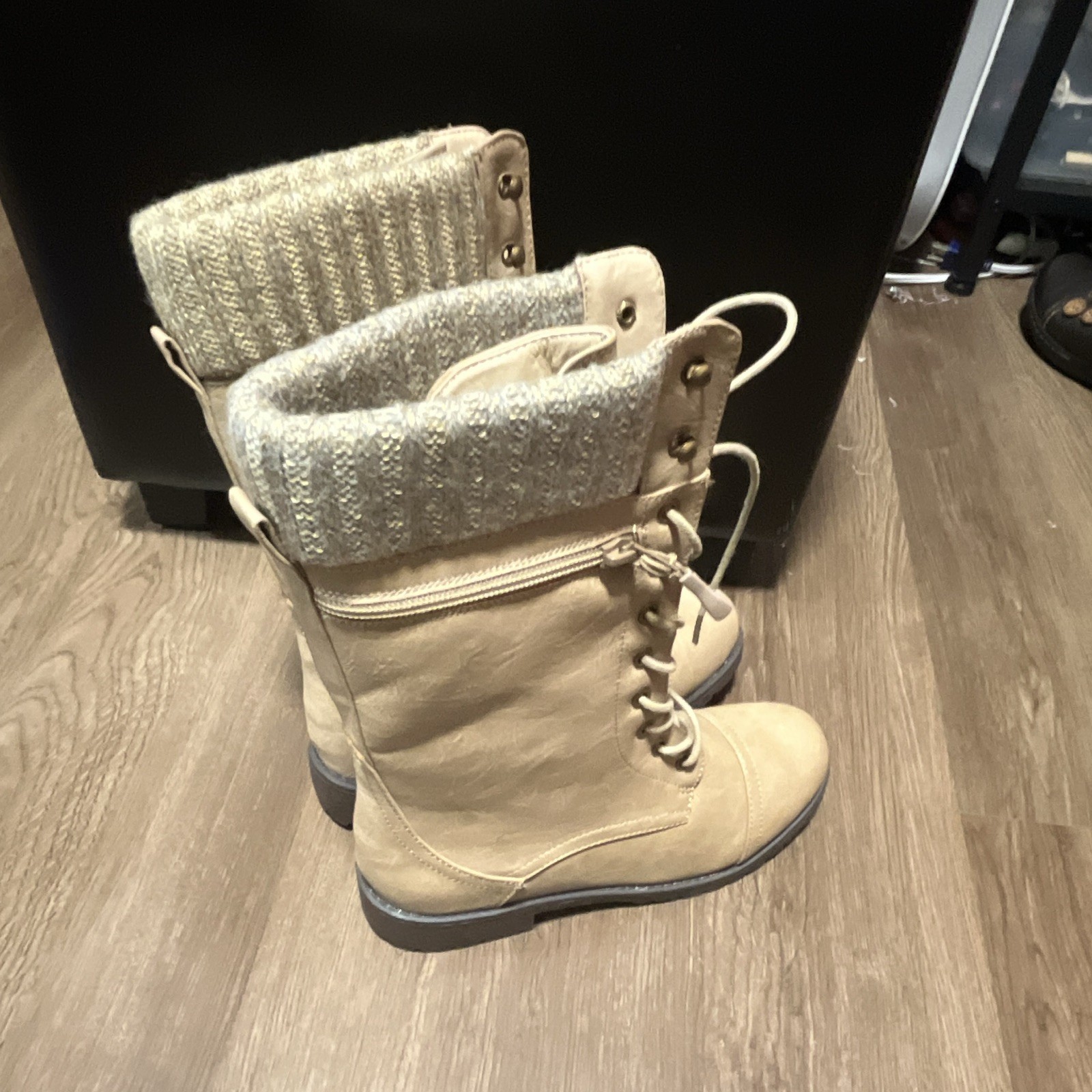 daily shoes Women’s Beige faux leather Combat Lace-Up Mid-Calf Round Toe 7.5