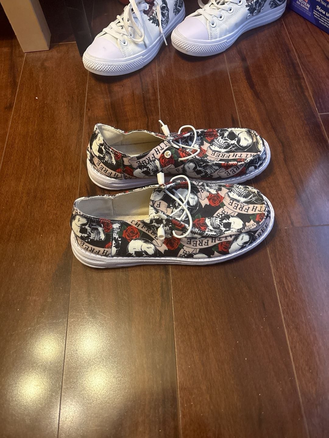 Women’s Skull and Rose Print Slip-On Canvas Loafers