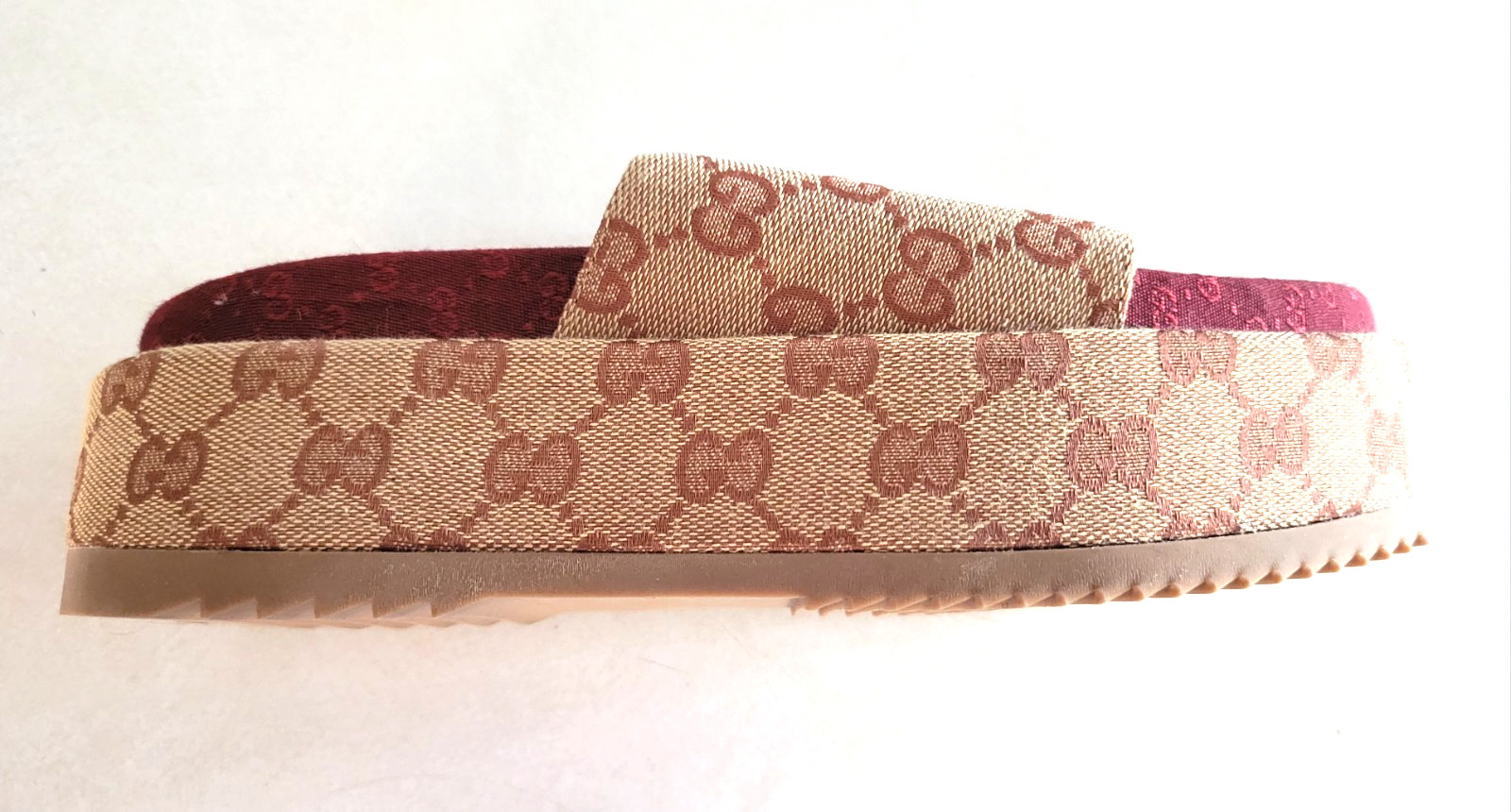 Gucci Women’s GG Monogram Logo Slide Sandals Beige/Brown/Burgundy sz 8