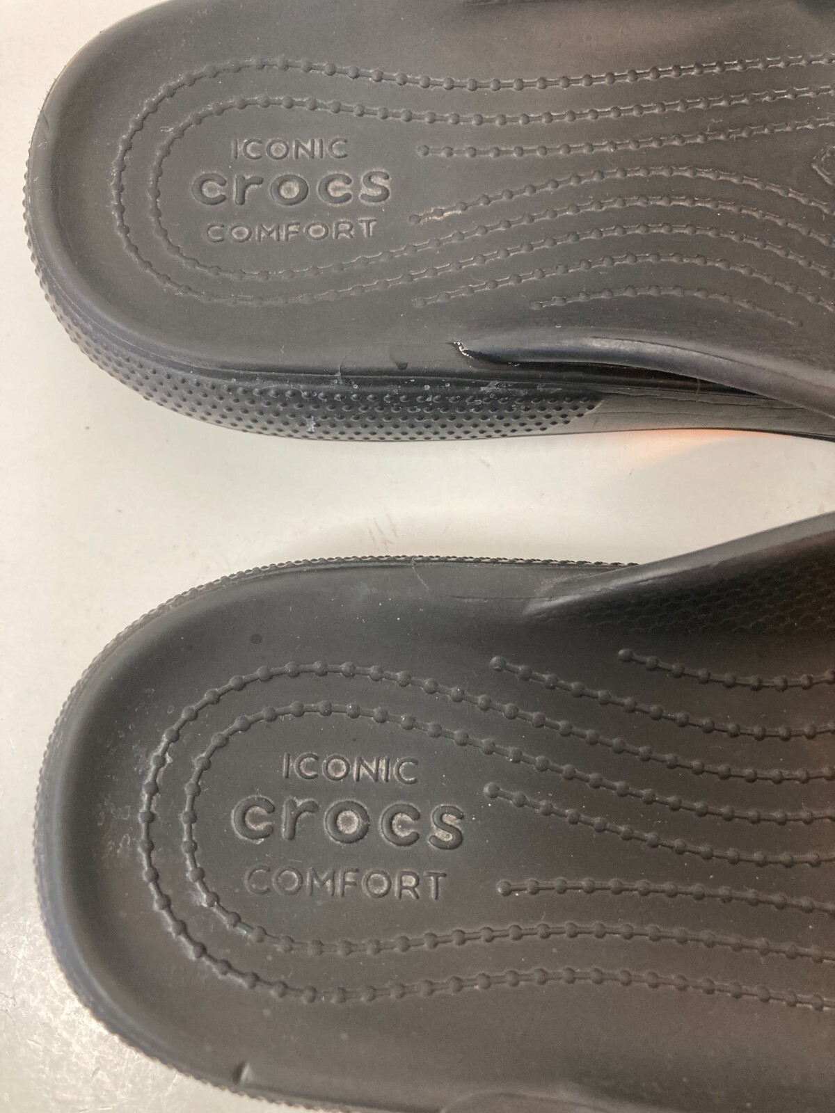 Crocs Baya Flip Flop Sandals Black Thong Slip On Mens 7 Women 9 EUC