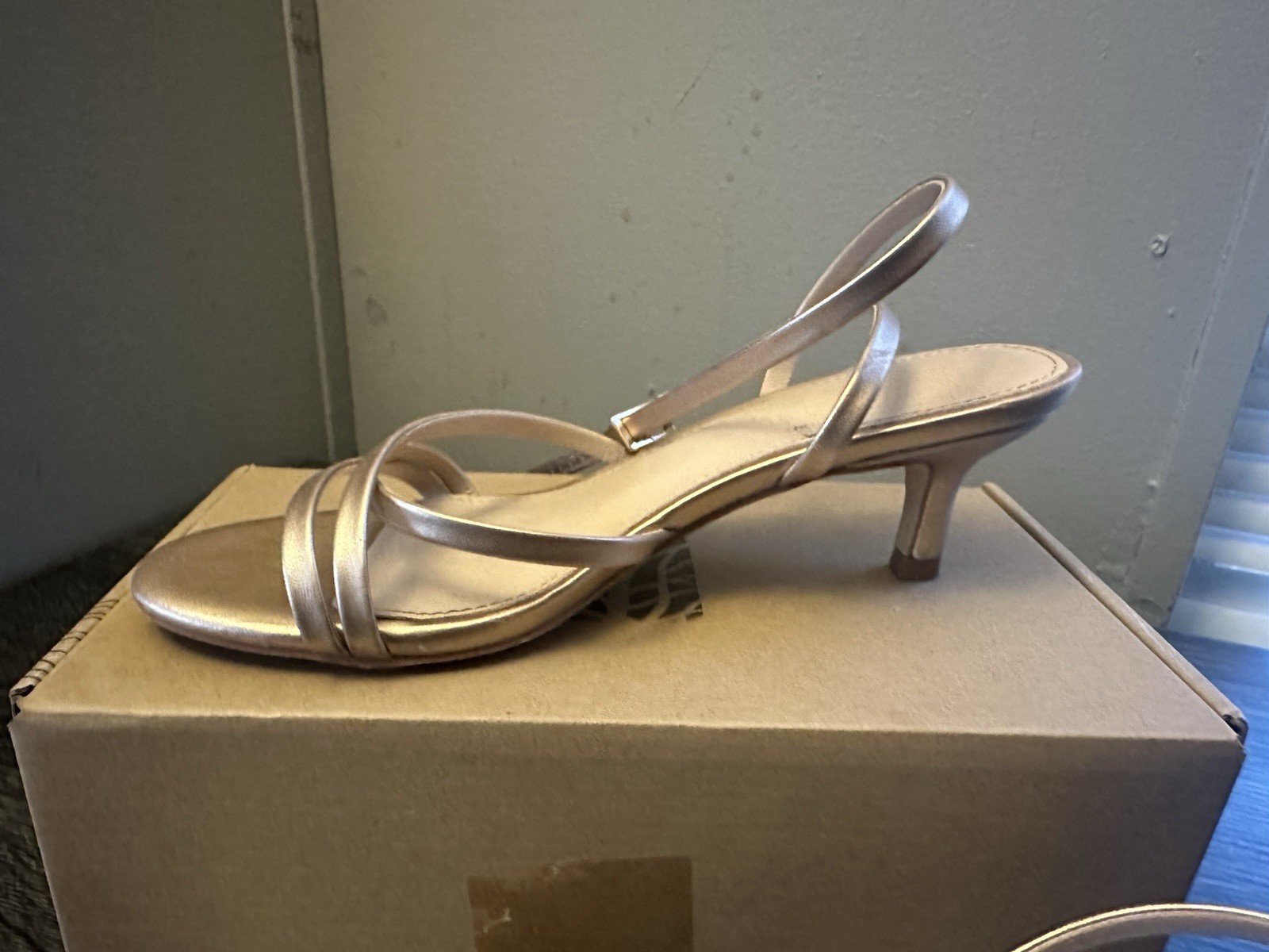 Women’s Rose Gold Strappy Kitten Heel Slingback Sandals Size 6 Worn Once