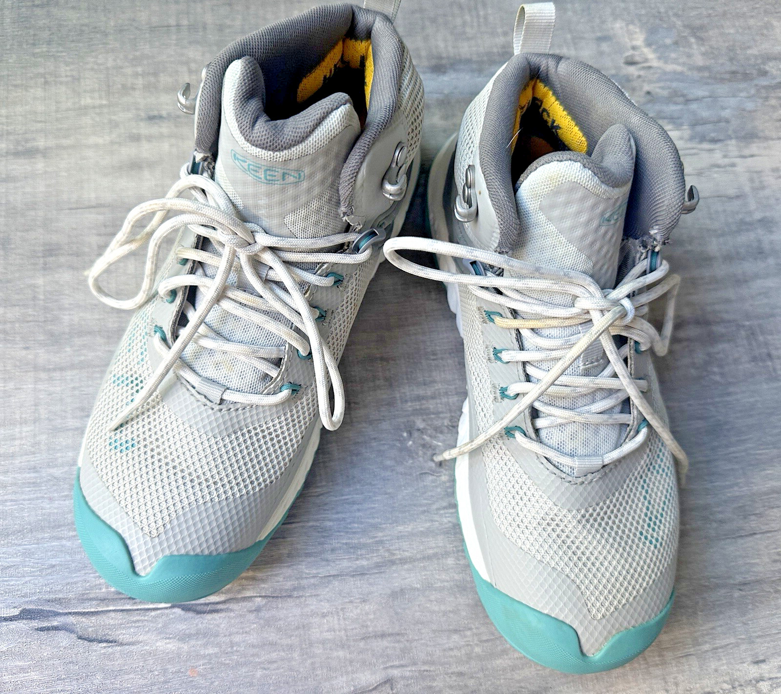 KEEN Nxis Evo Mid Height Waterproof Size 7 US Women’s Hiking Boots