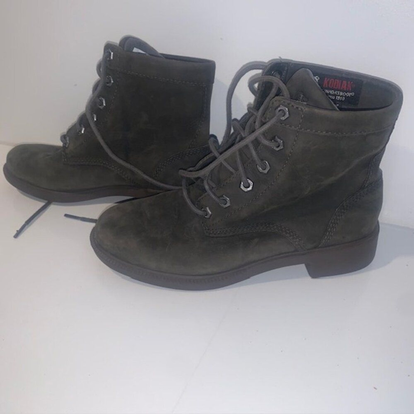 Kodiak All Season Waterproof Olive Green Leather Lace-Up Ankle Boots – Size 6.5