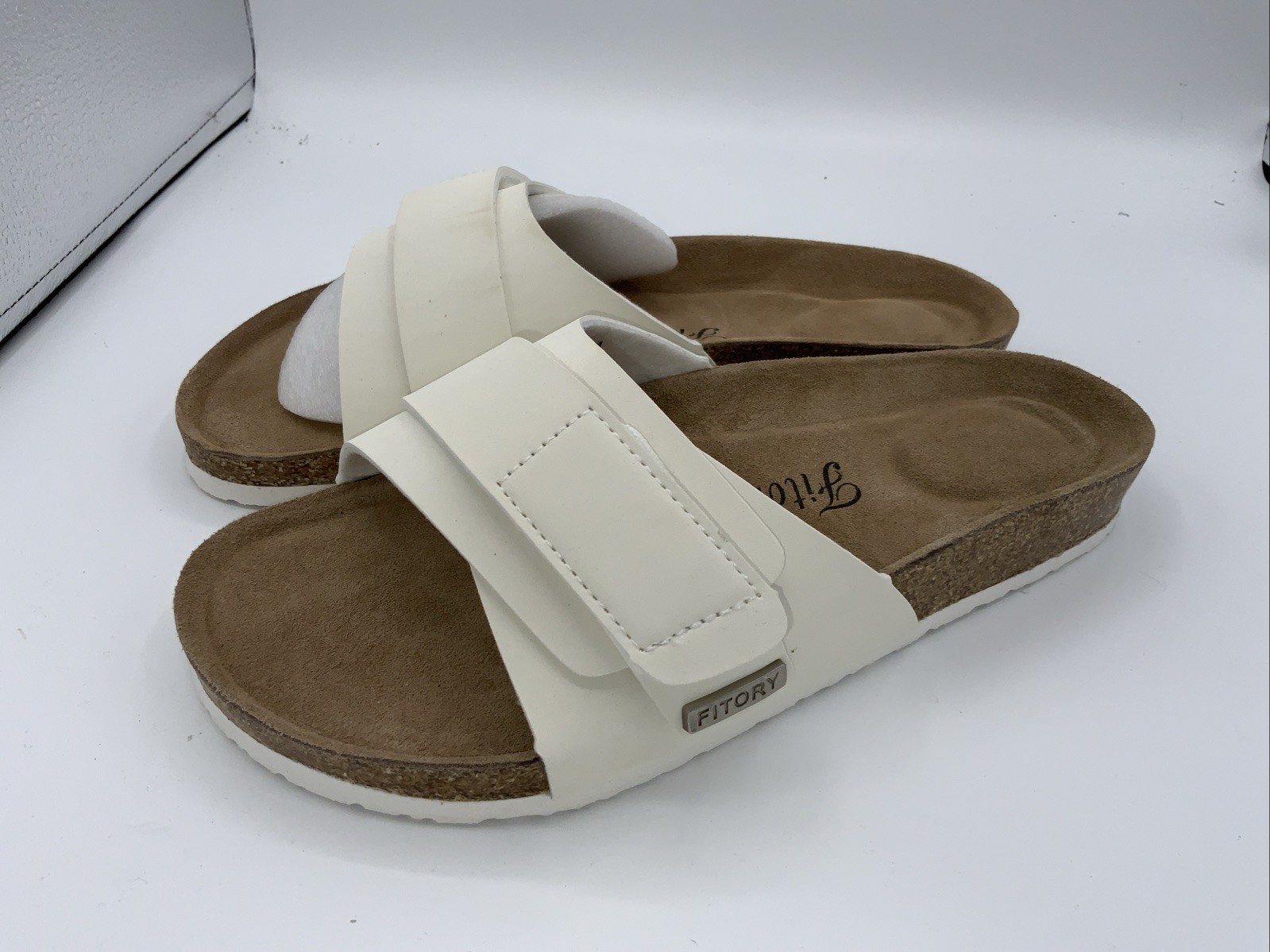 FITORY Womens Flat Sandals with Adjustable Straps, White, Size 10