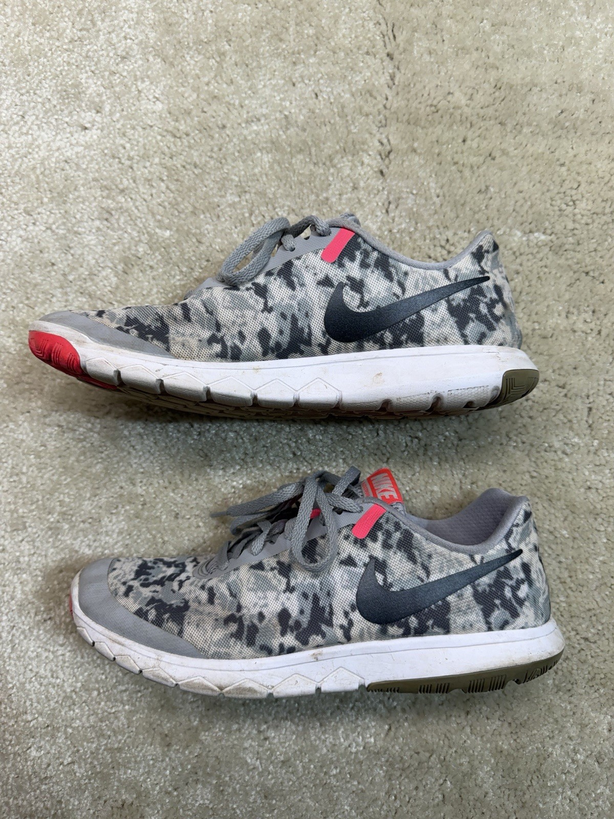 Nike Flex Experience RN 6 Running Shoes Womens 8.5 Gray Camo Athletic