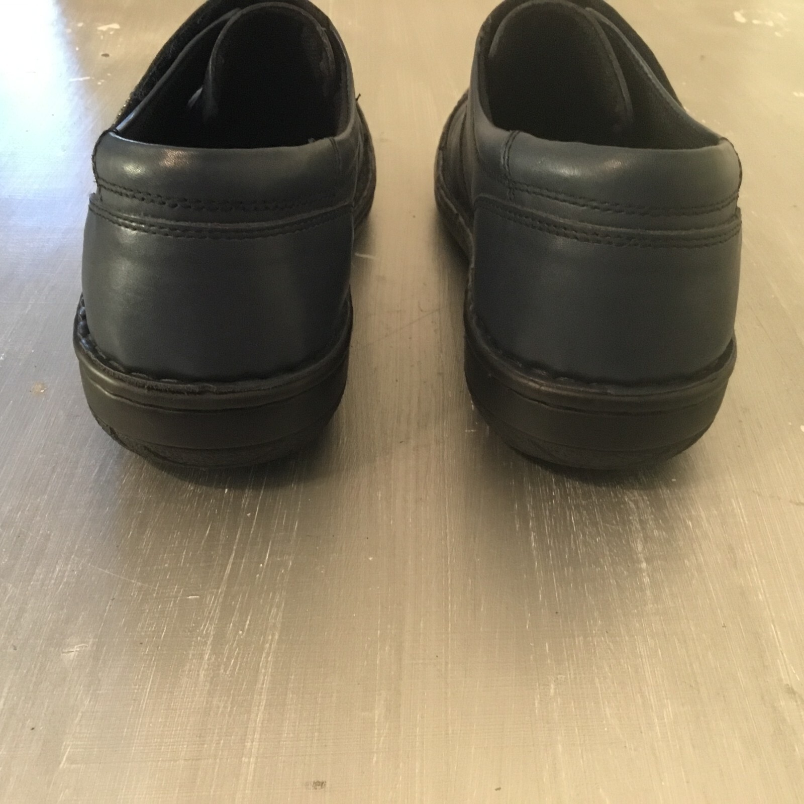 Volks Walkers Koeln Slip-On Navy leather loafers Hand Size 41 Eur (10/10.5 US )