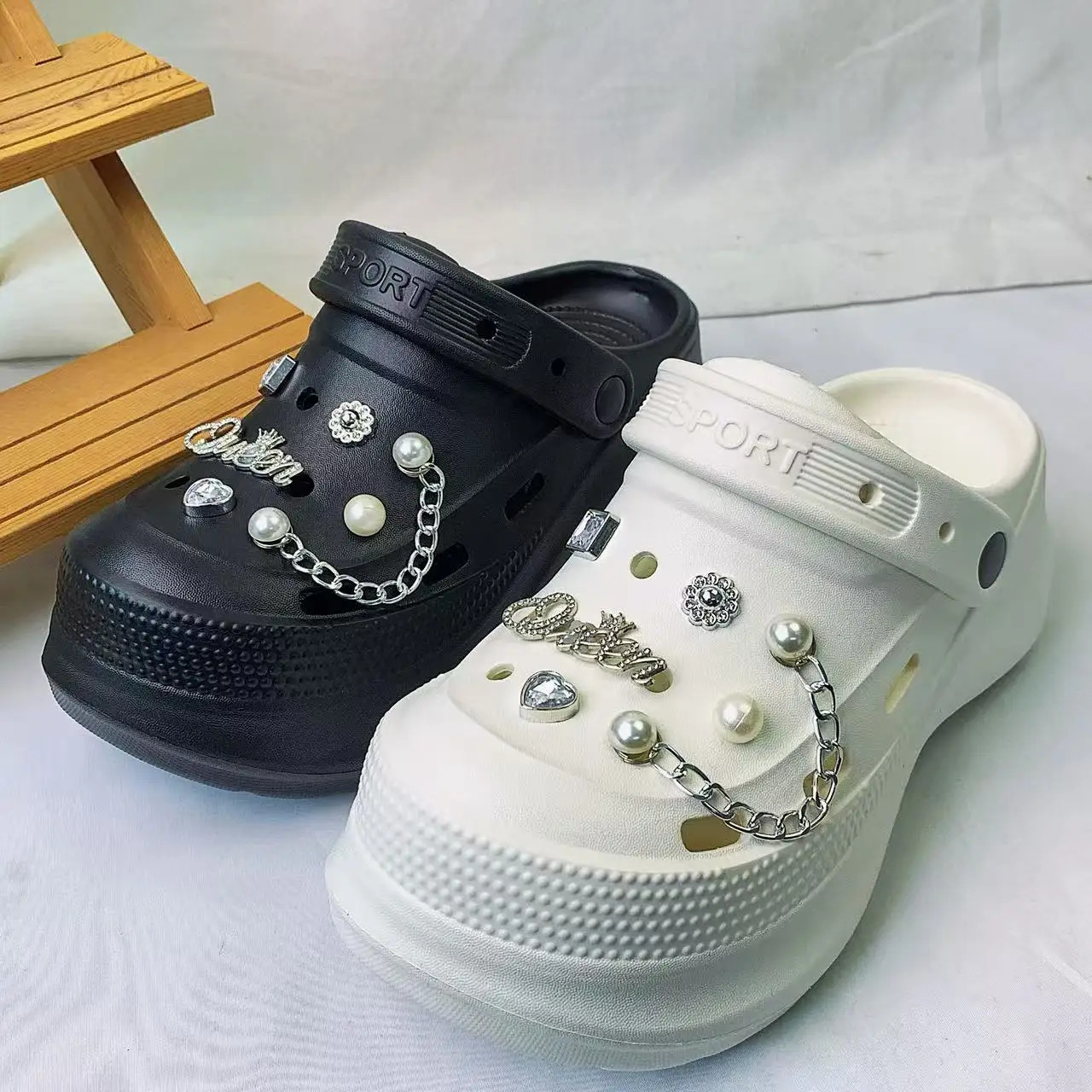 Style Women’s Clogs for Outdoor Wear in Summer, Non-slip Silver Crown Thick