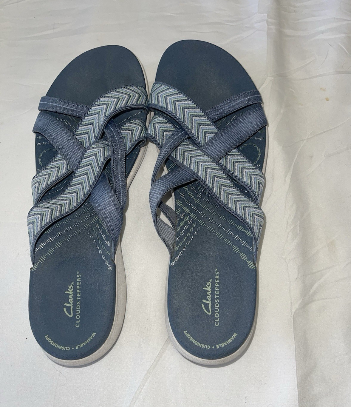 Clarks Blue Chevron Crisscross Slide Sandals Cushioned Slip On Logo Women 10.5