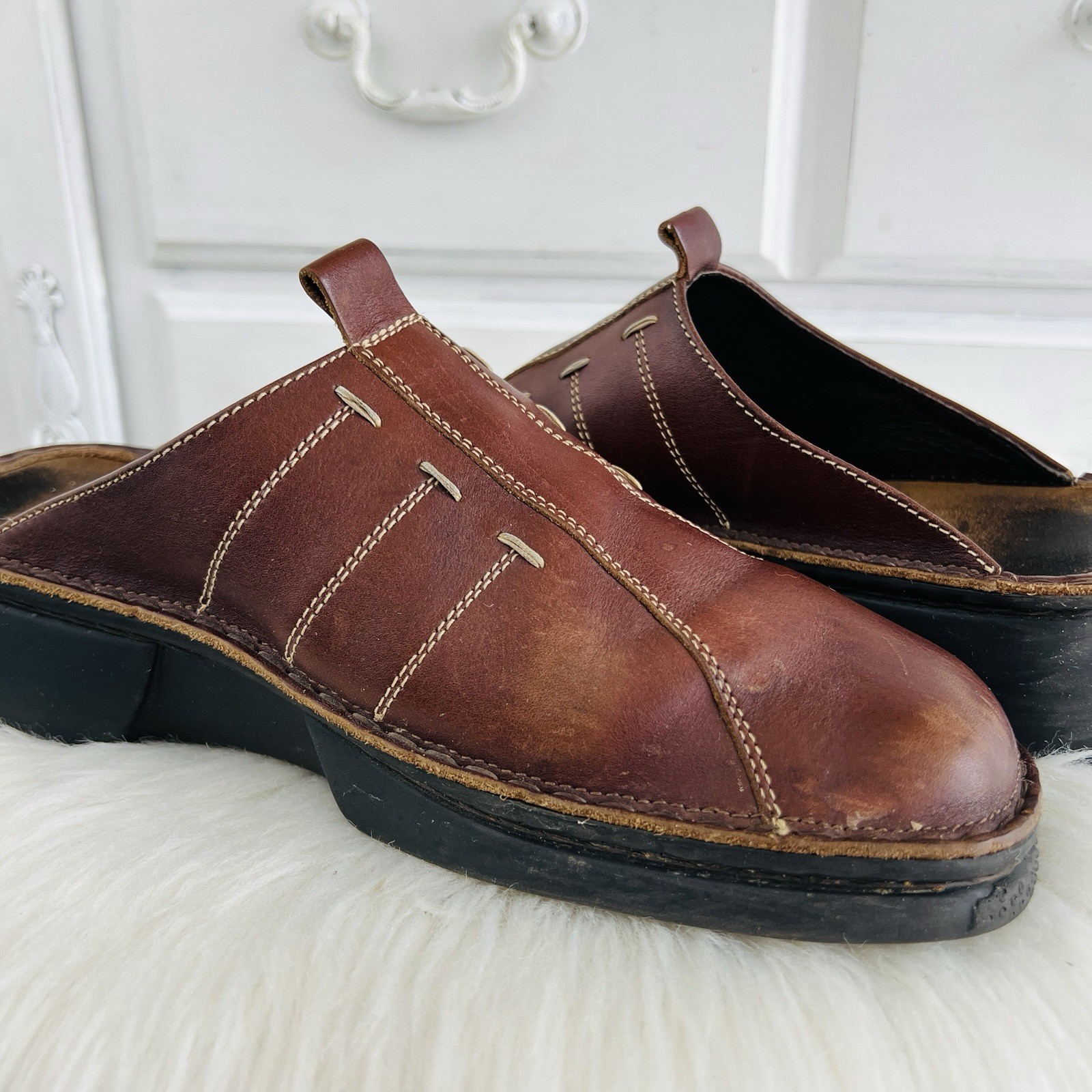 Naot Brown Oiled Leather Slip on Comfort Mules Clogs Padded Footbed EU40 US9-9.5