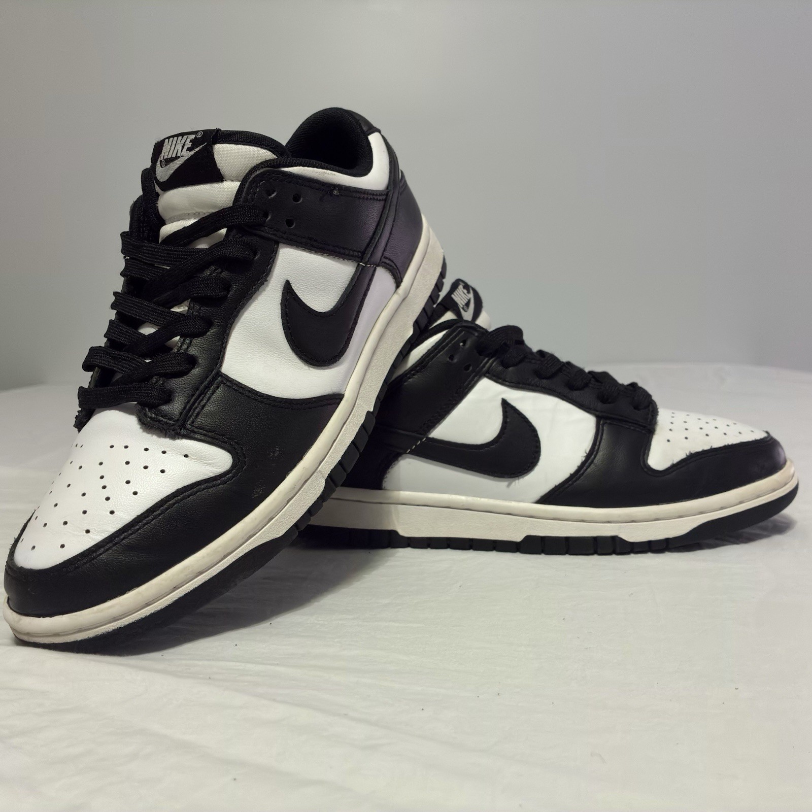 Nike Dunk Low panda (men’s 6) (woman’s 7.5)
