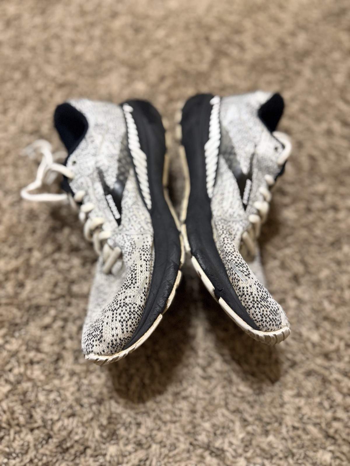 Size 8.5 – Brooks Adrenaline GTS 21 Black/Gray/White – 120329-1B-135