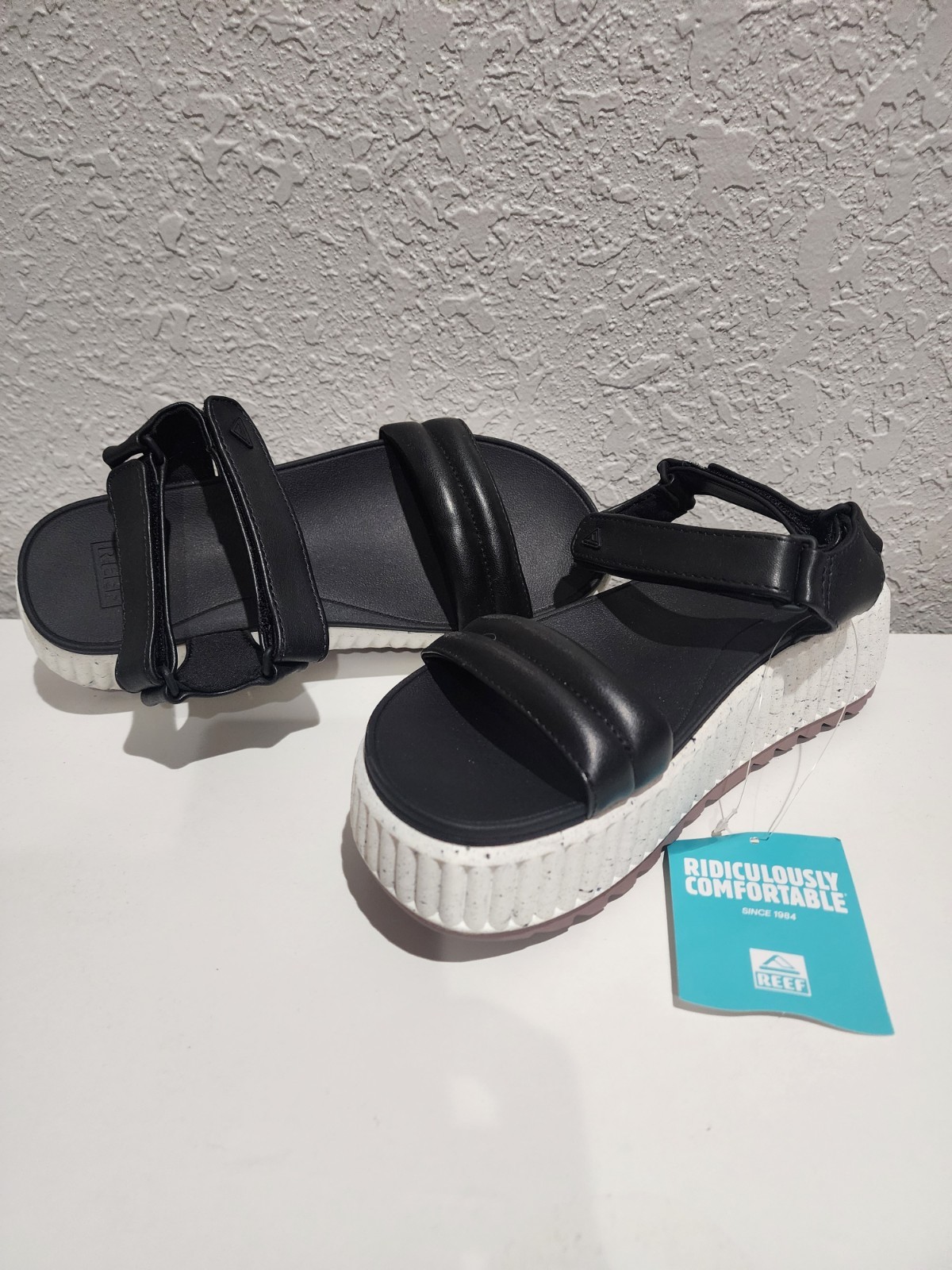 Reef Women’s Vista Higher Raya Ankle Strap Sandals #CJ6489 Black/White size 8